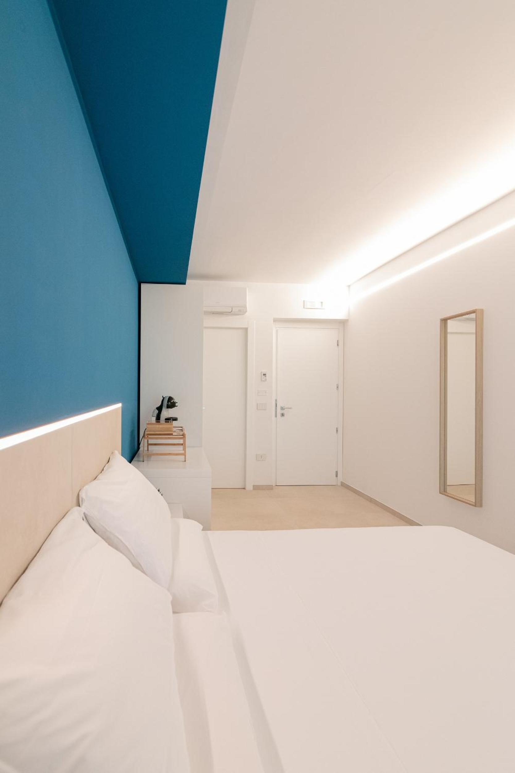 Double Room - Photo 5