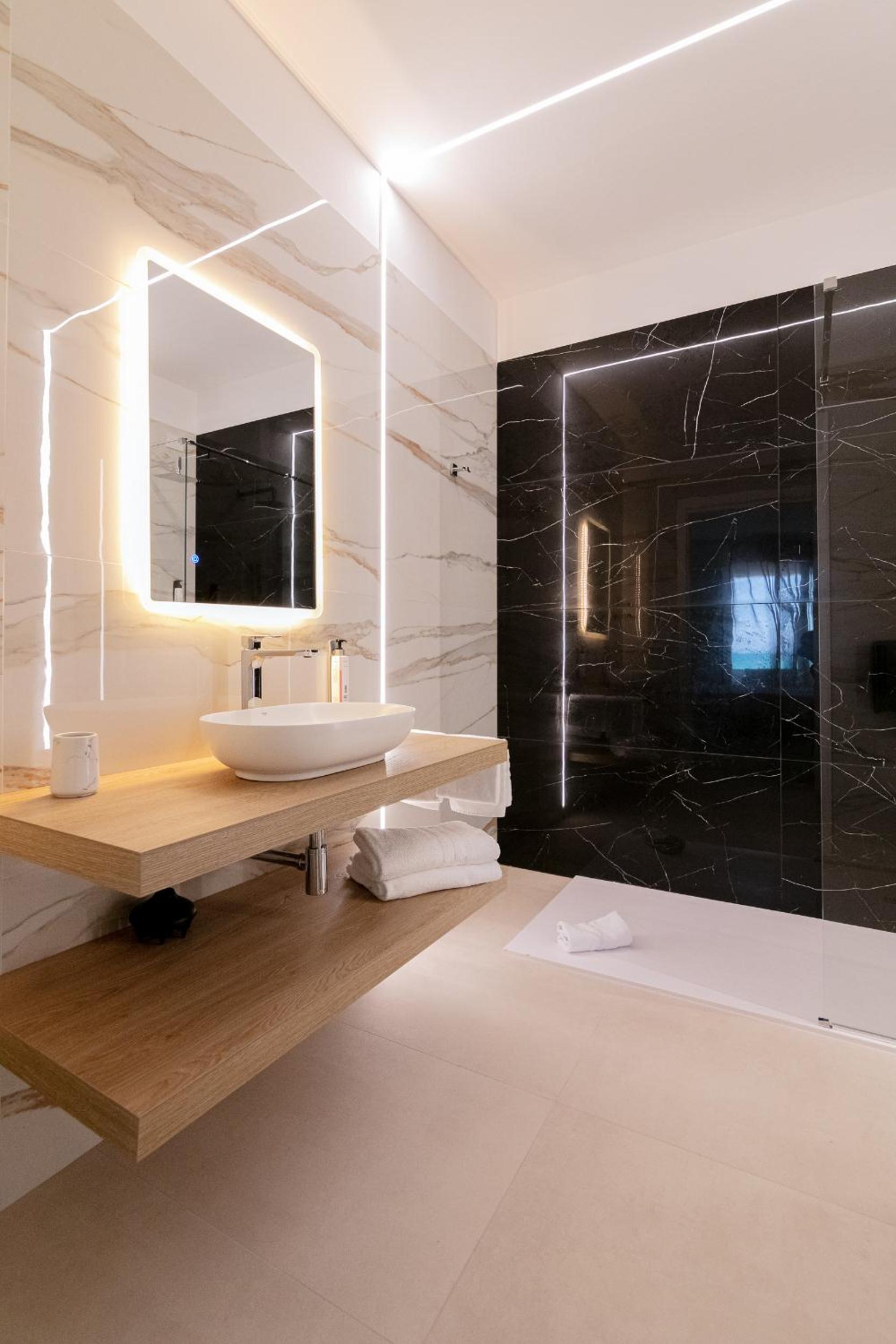 Double Room - Photo 10