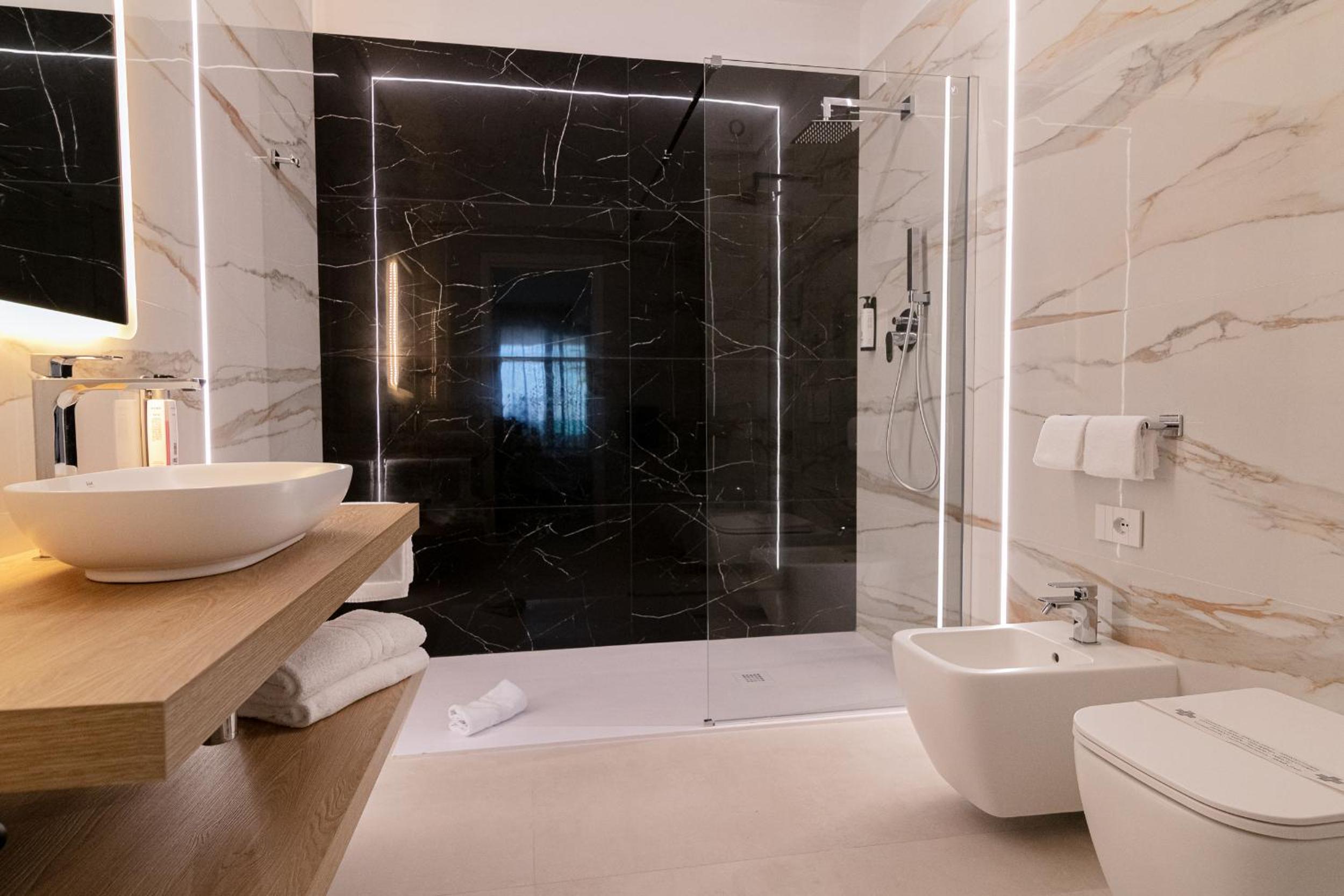 Double Room - Photo 7