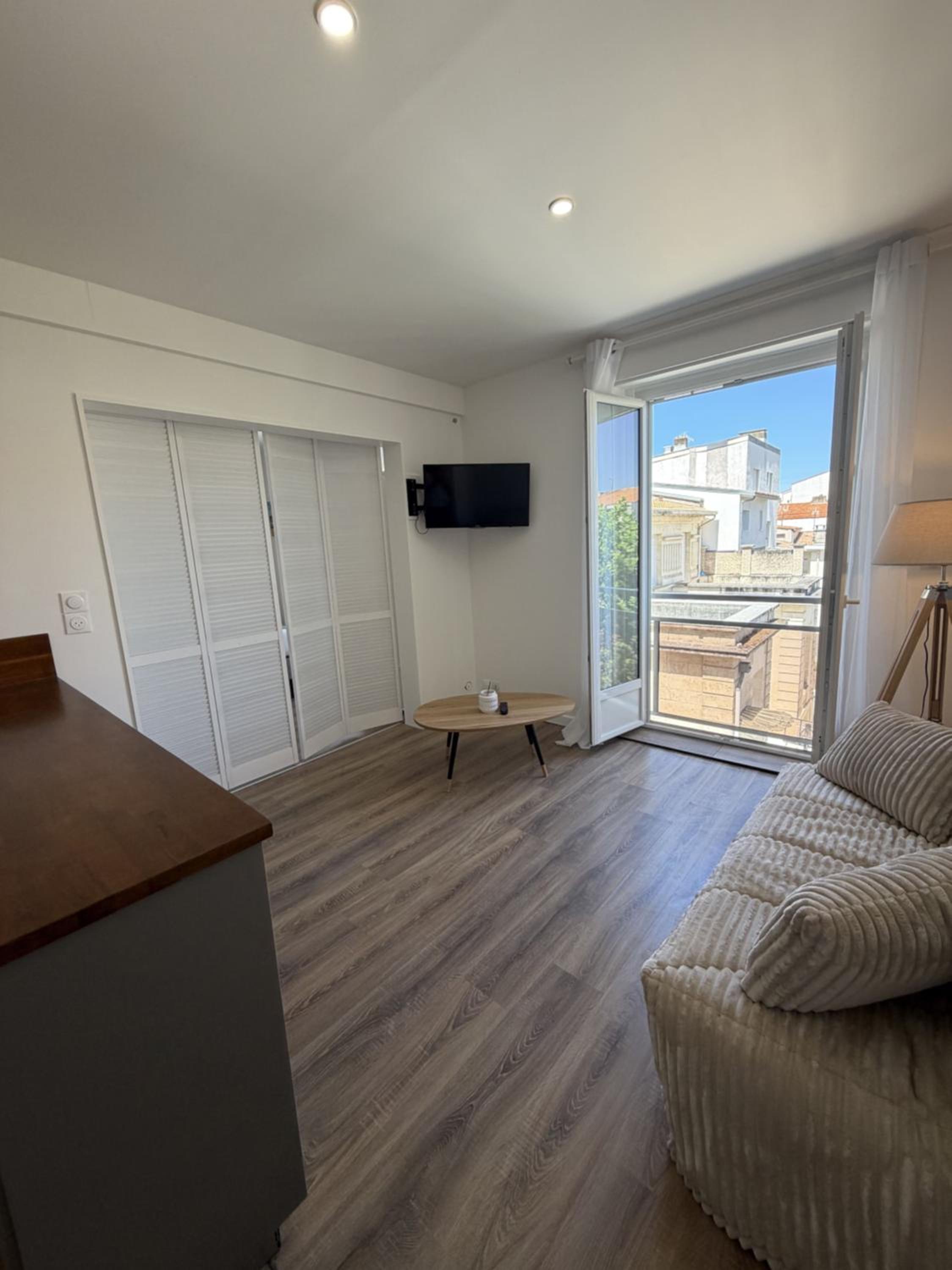 Apartment with City View