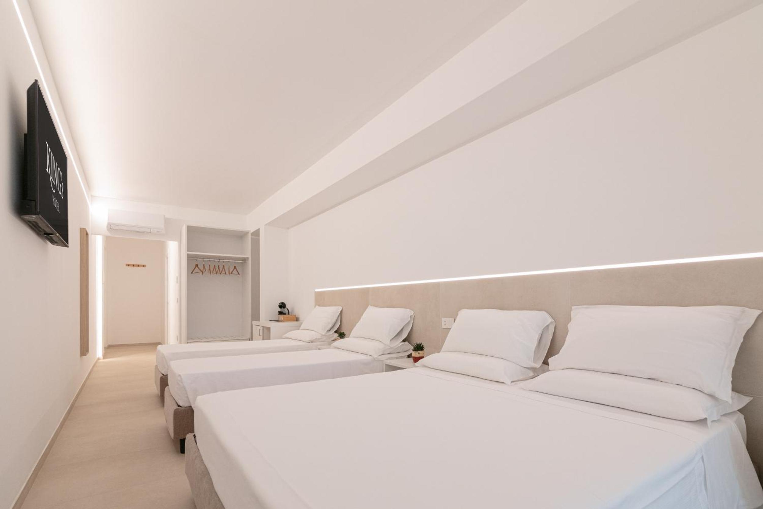 Quadruple Room - Photo 1