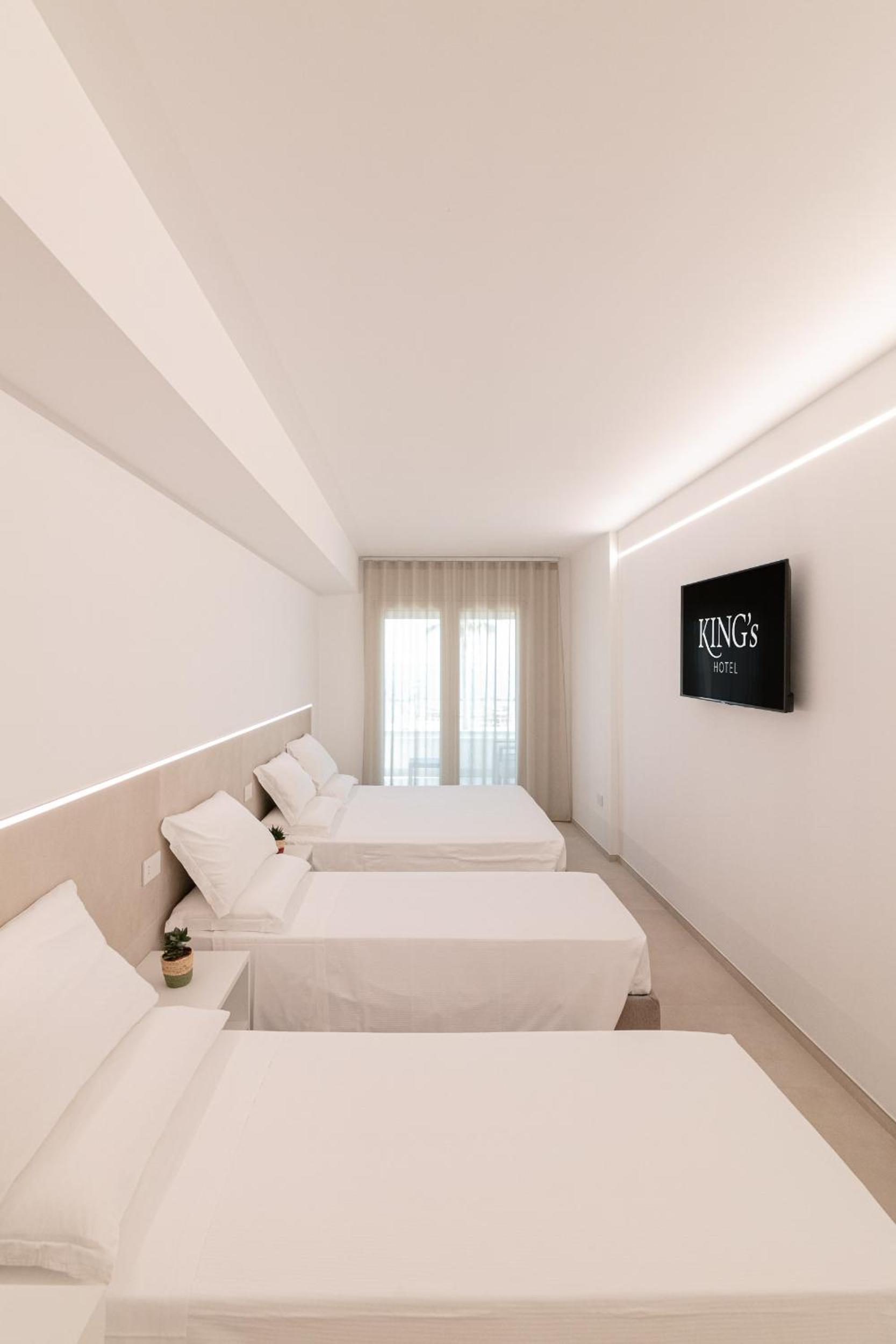Quadruple Room - Photo 3
