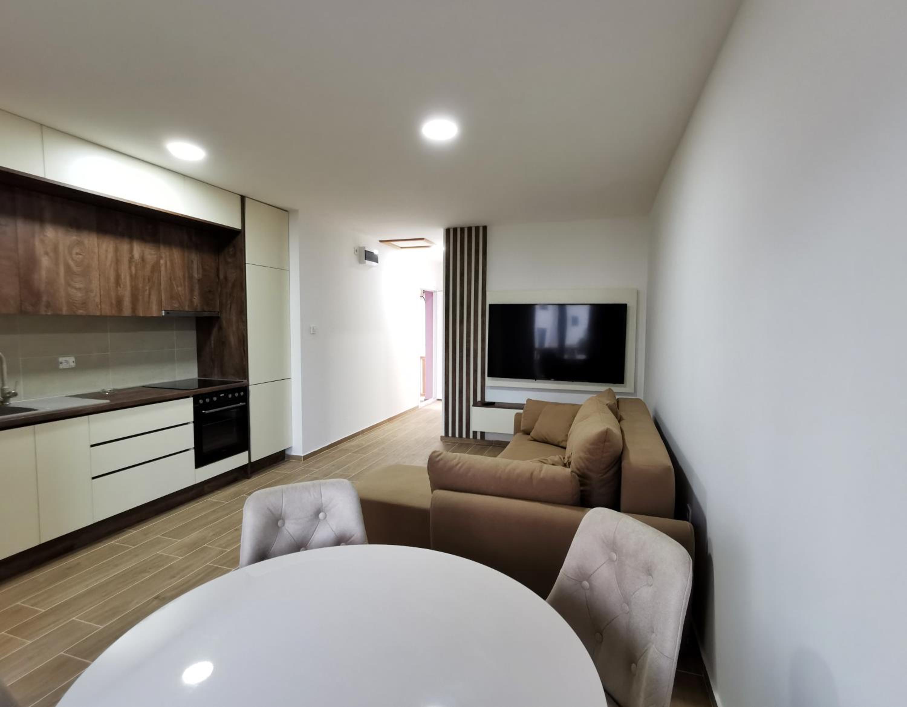One-Bedroom House photo 1