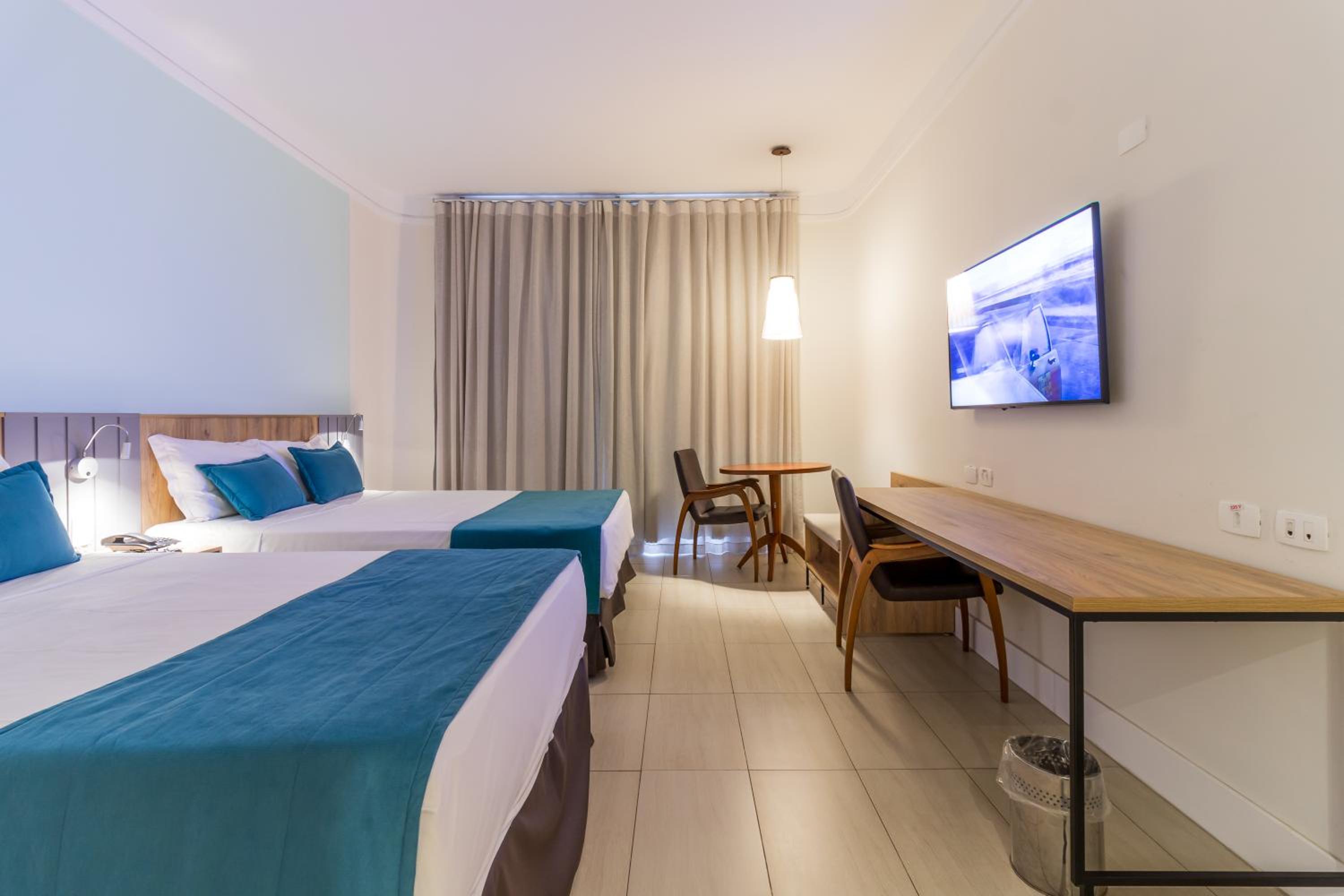 Deluxe Quadruple Room - Photo 6
