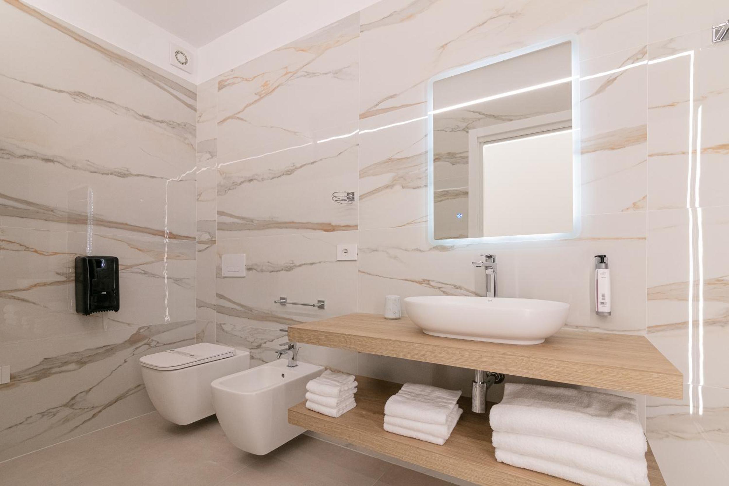 Triple Room - Photo 6