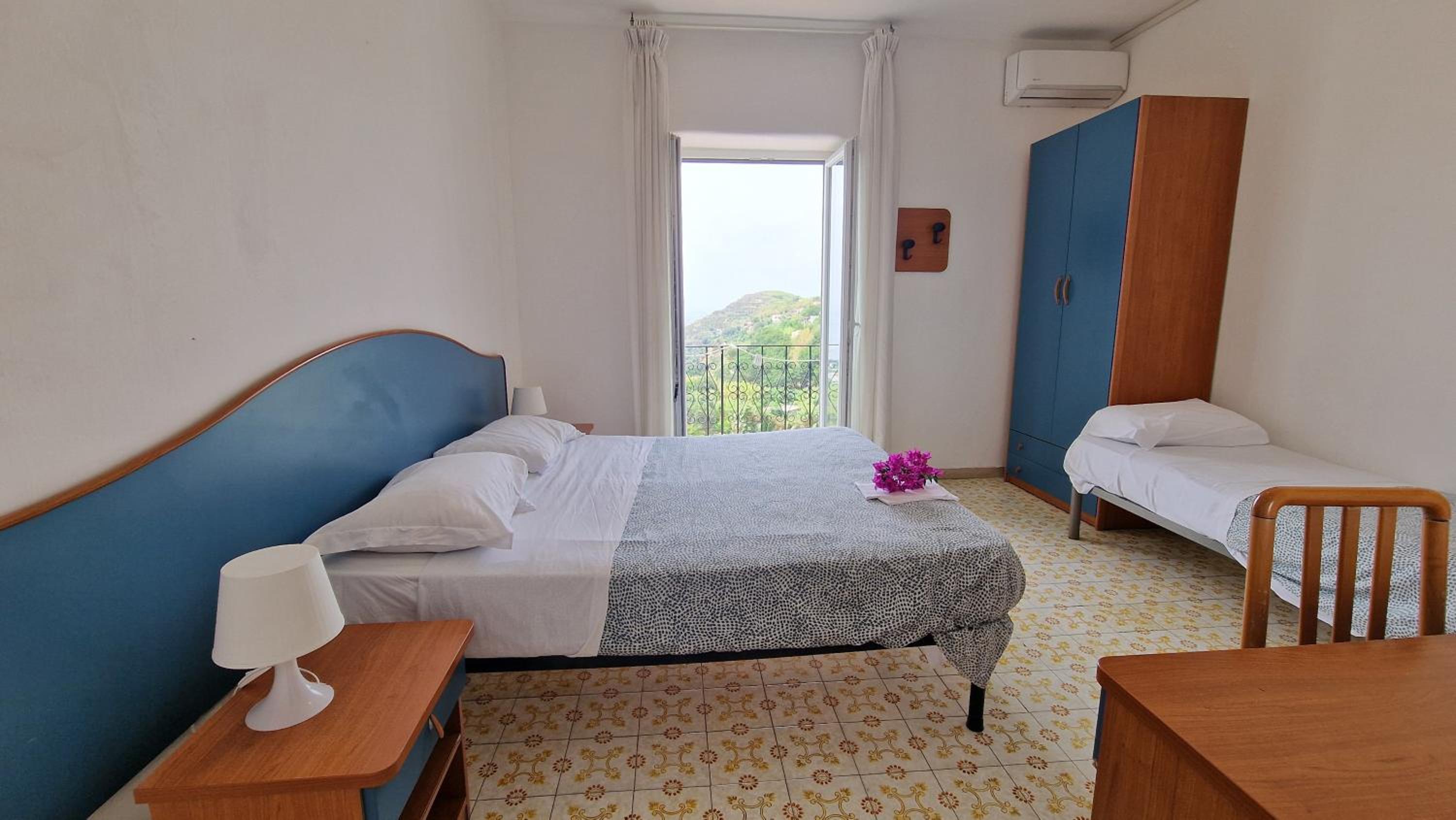Triple Room with Sea View