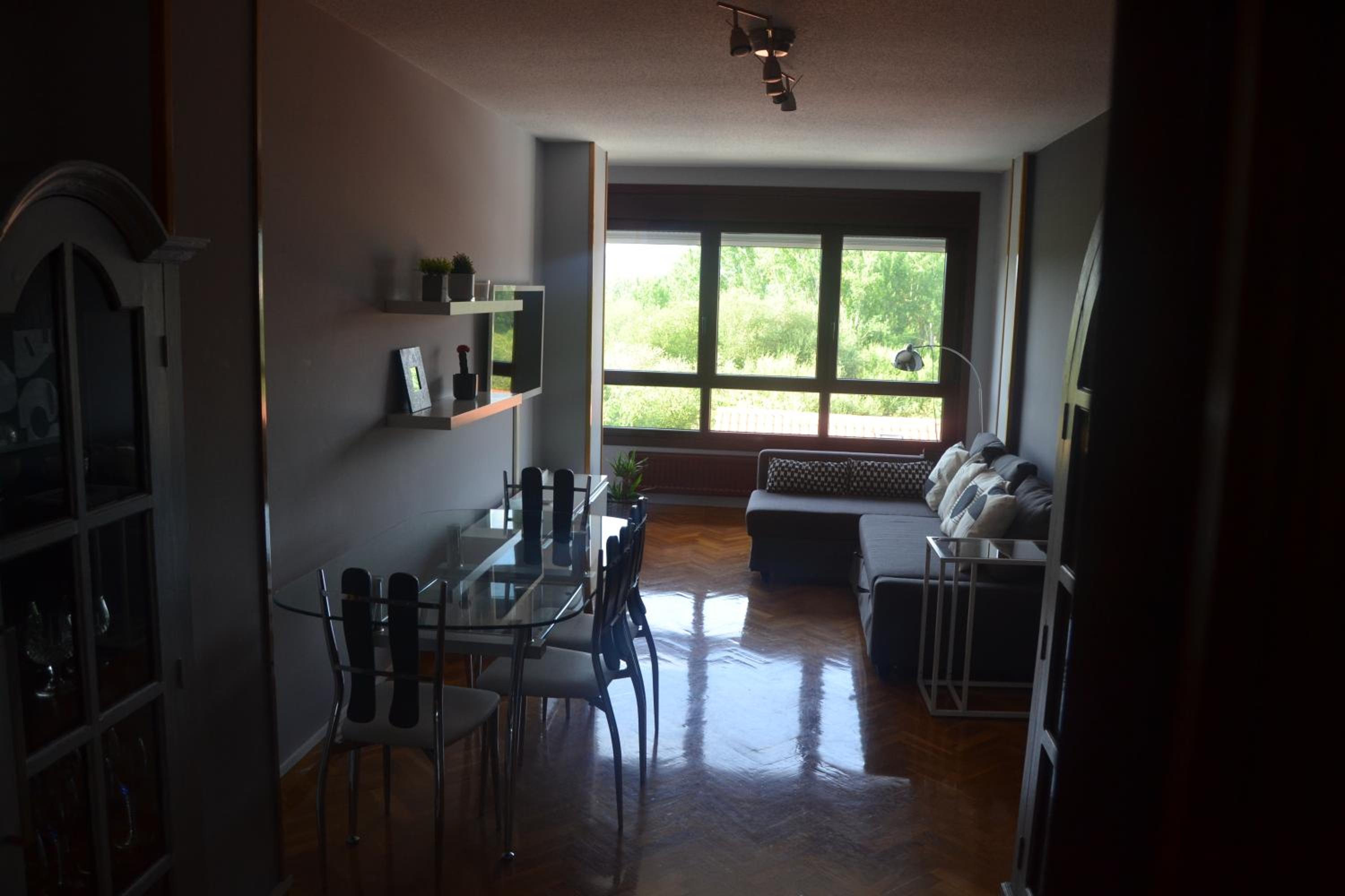 Apartamento de Cuatro Habitaciones