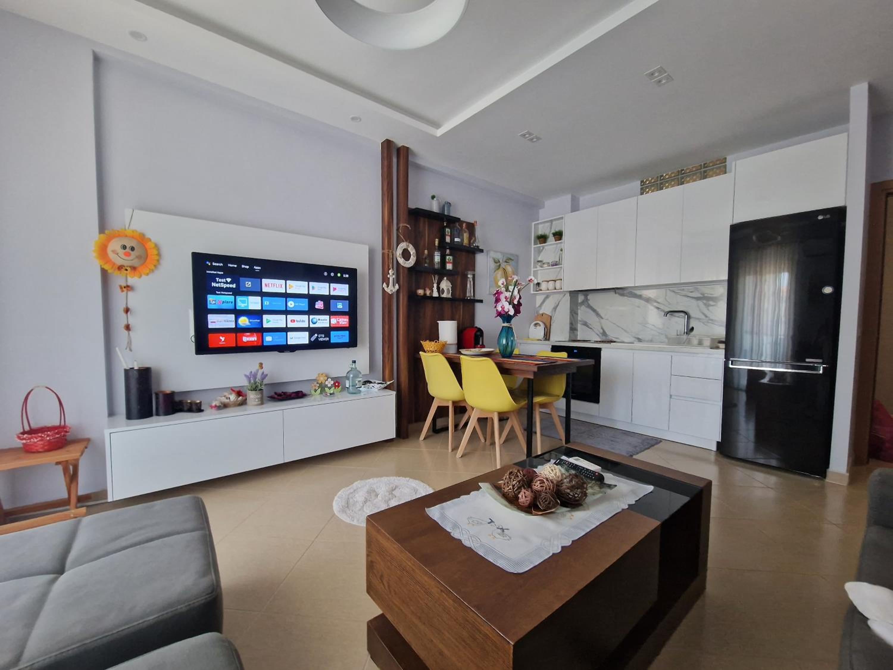 One-Bedroom Apartment photo 2