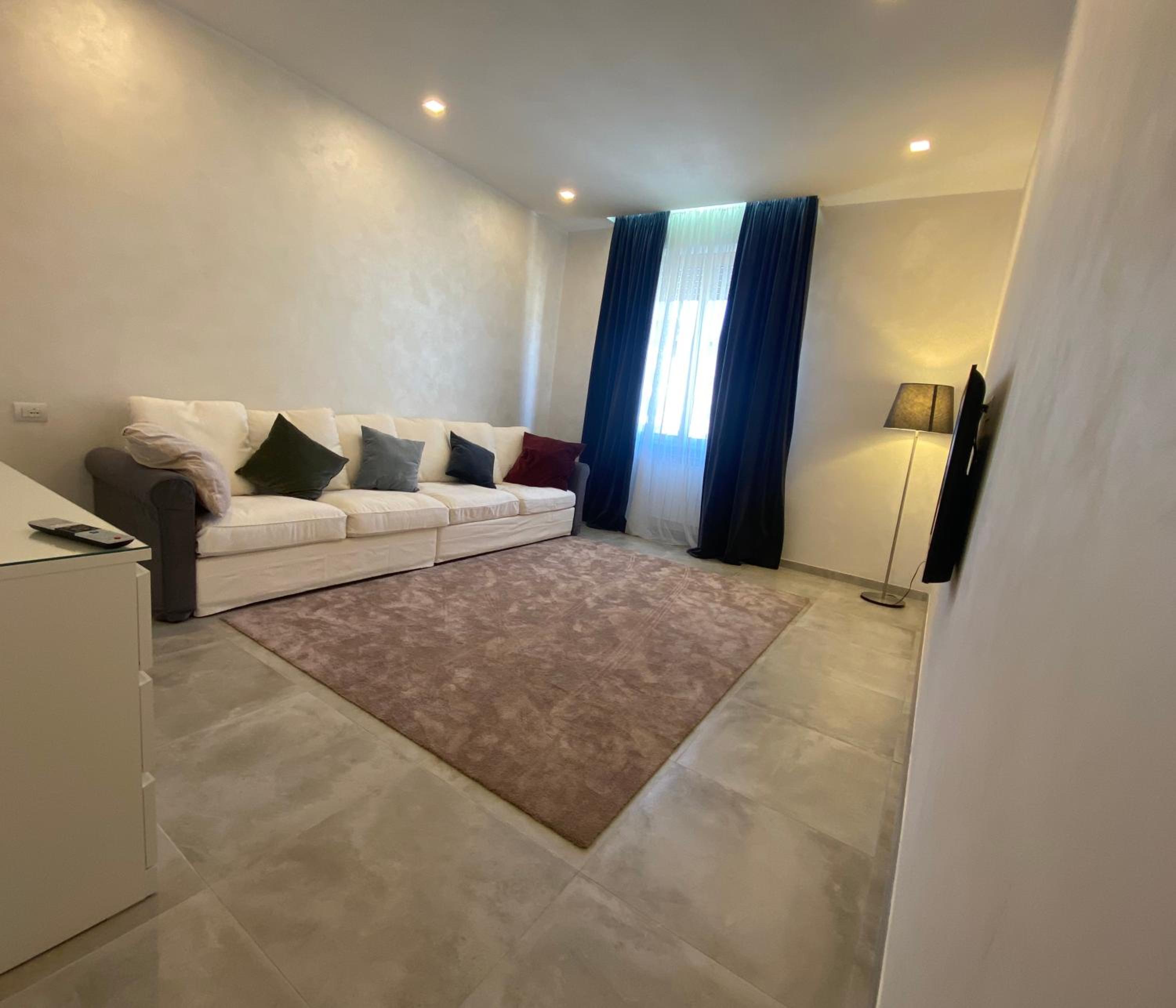 Two-Bedroom Apartment with Balcony and Terrace photo 3
