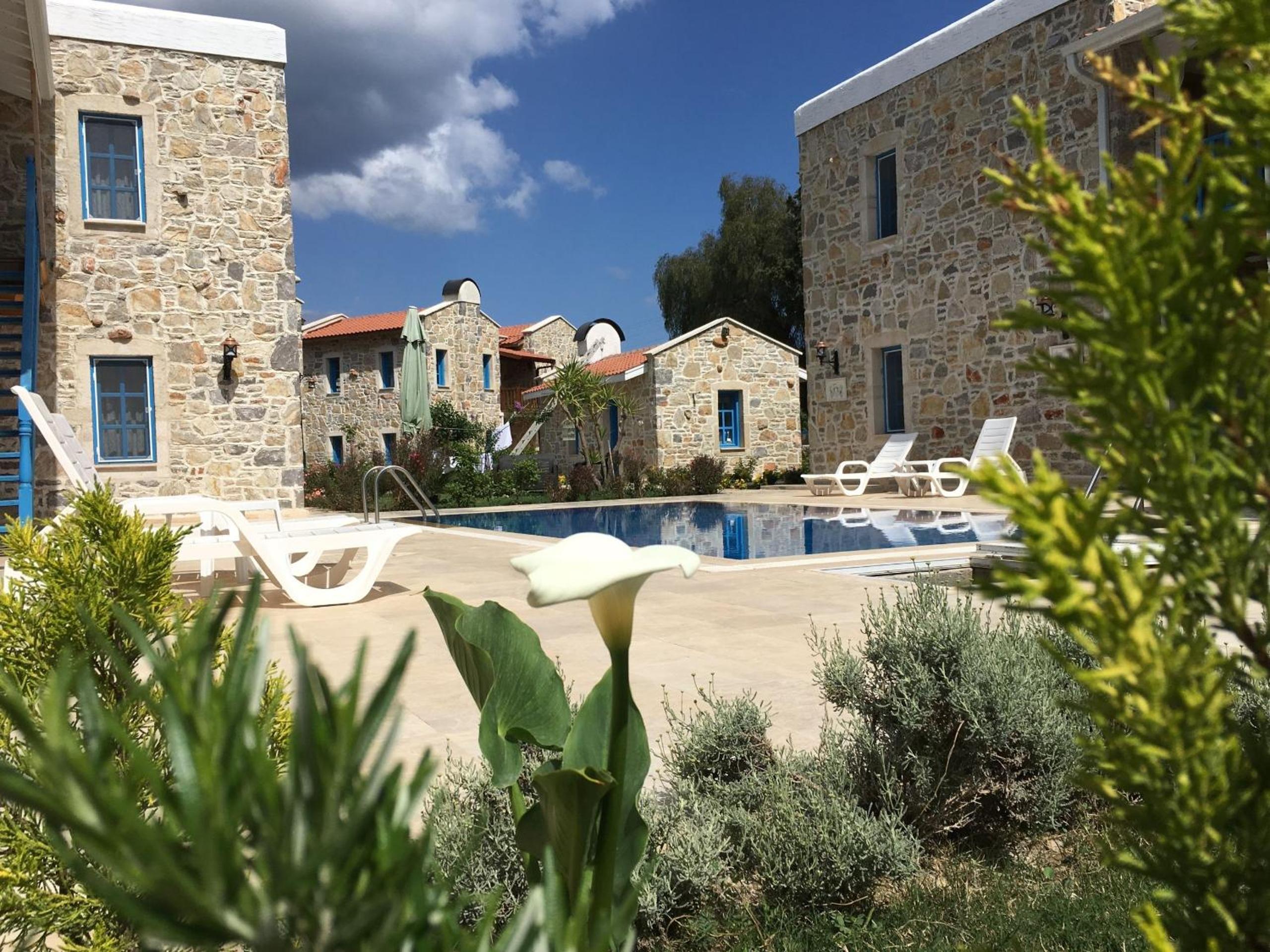 Double Room with Pool View photo 1