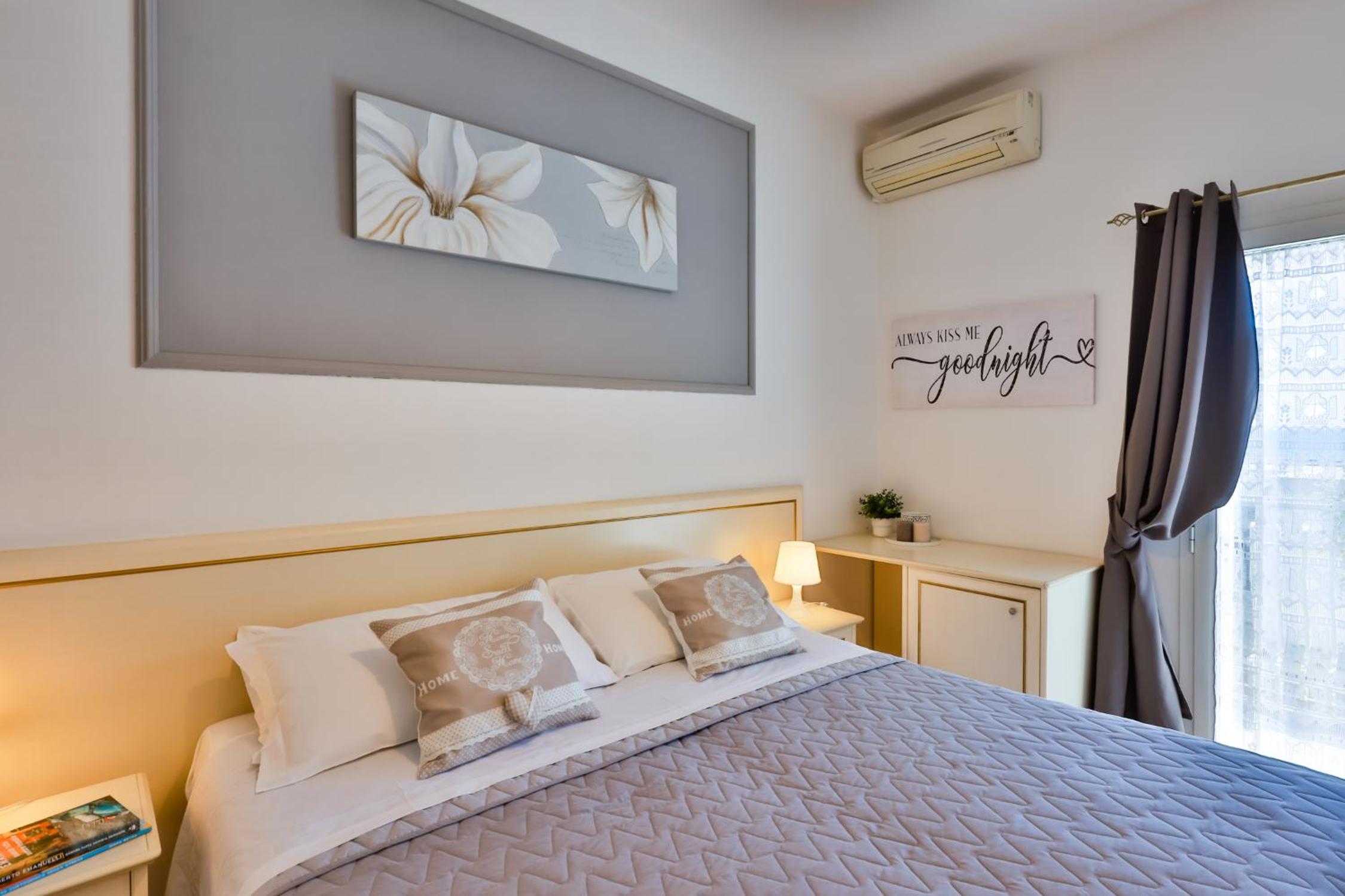 Double or Twin Room - Photo 5