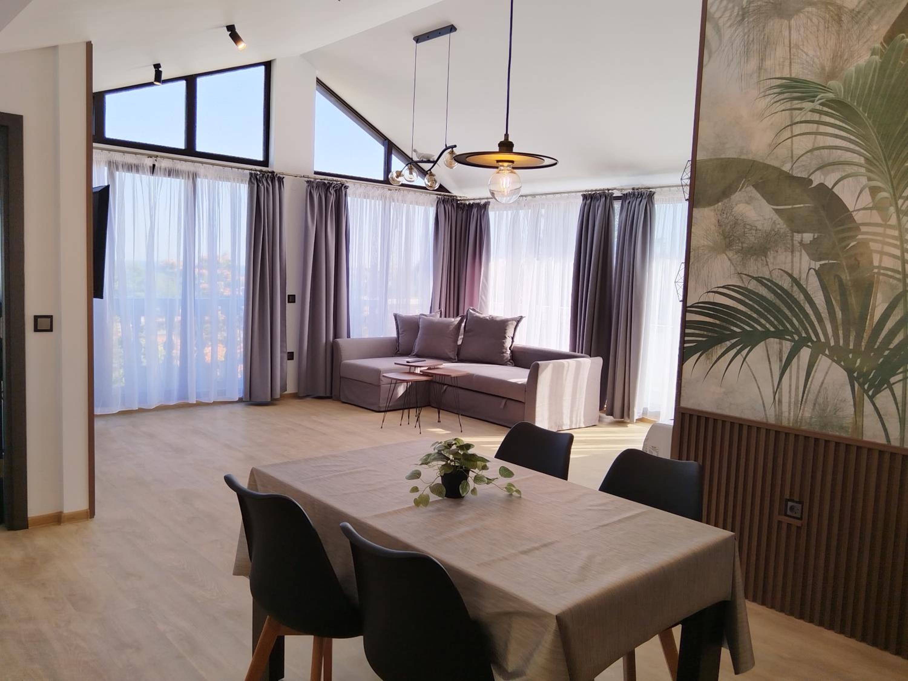 Three-Bedroom Apartment with Sea View photo 1