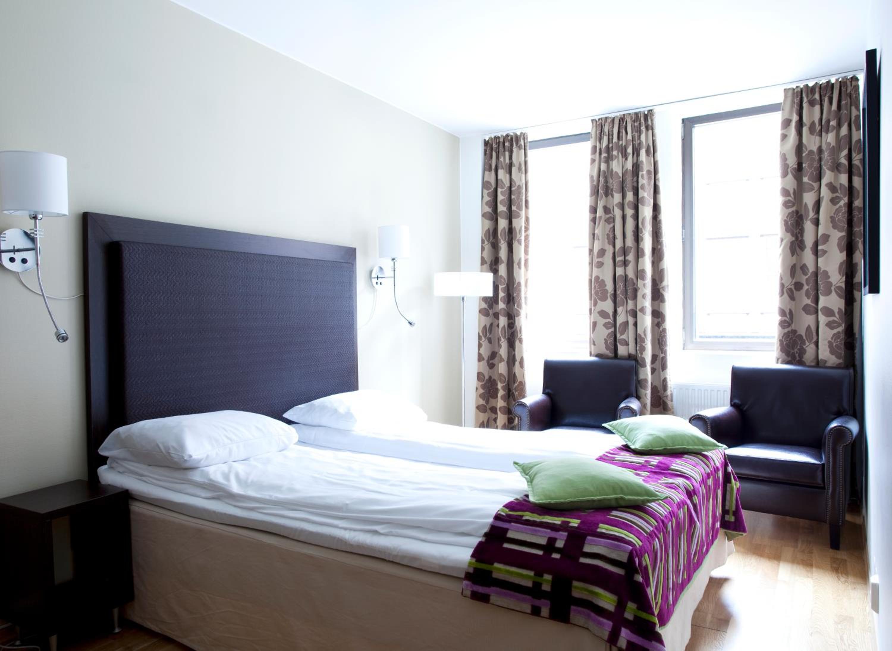 Double or Twin Room - Photo 10