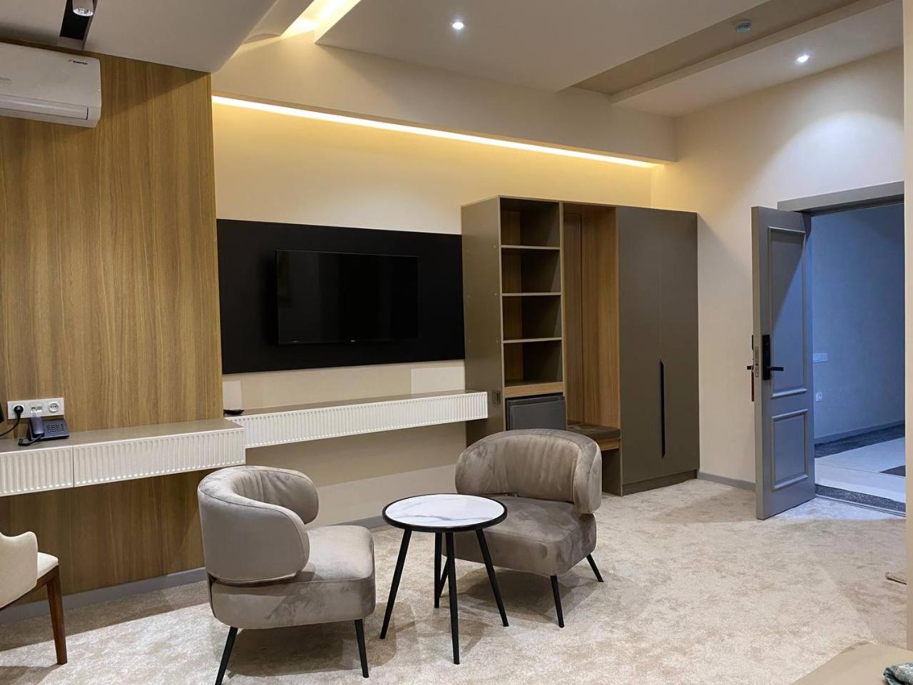 One-Bedroom Suite