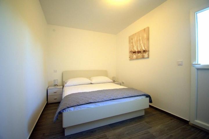 One-Bedroom Apartment - Sea Side