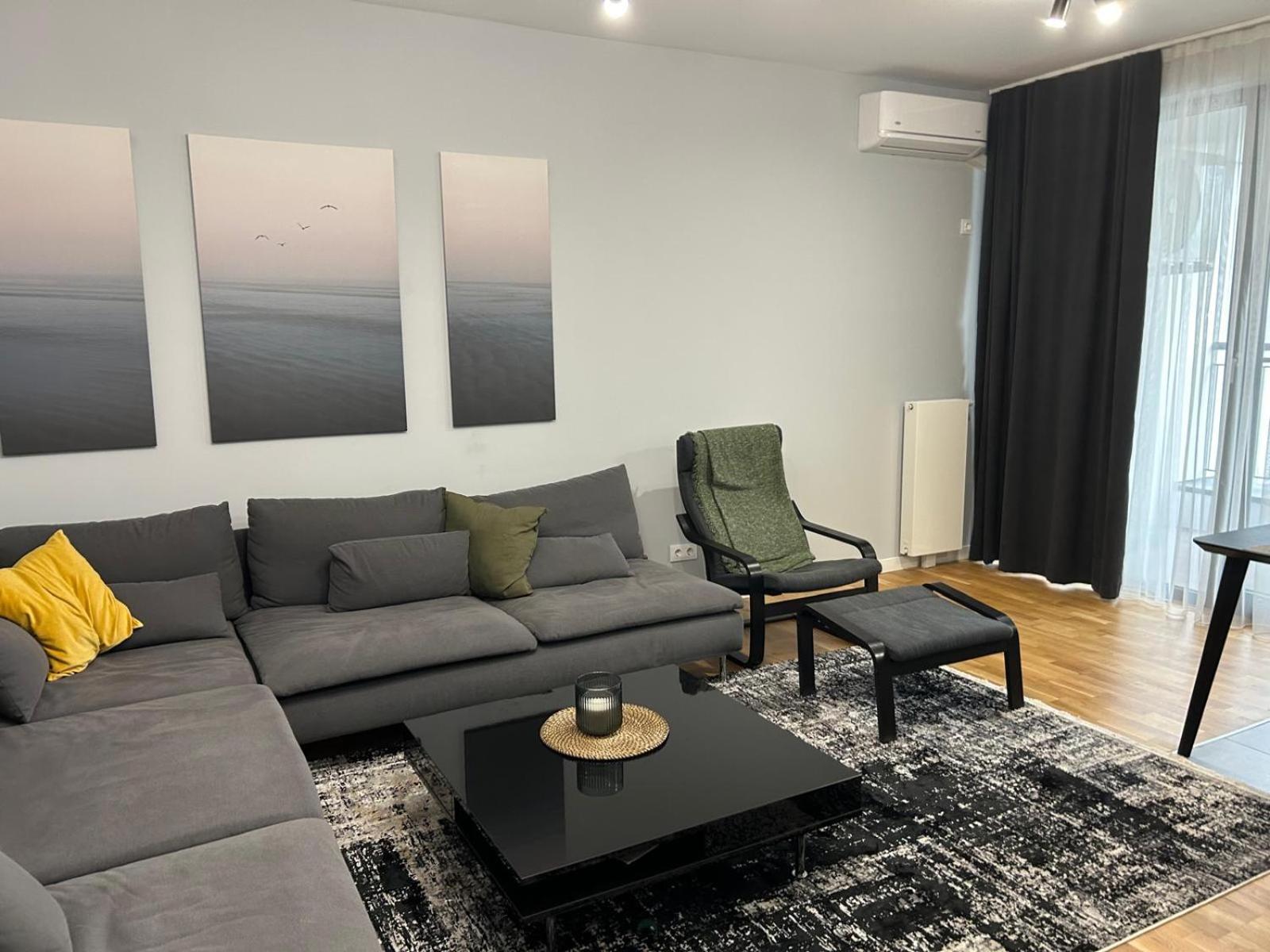 One-Bedroom House photo 1