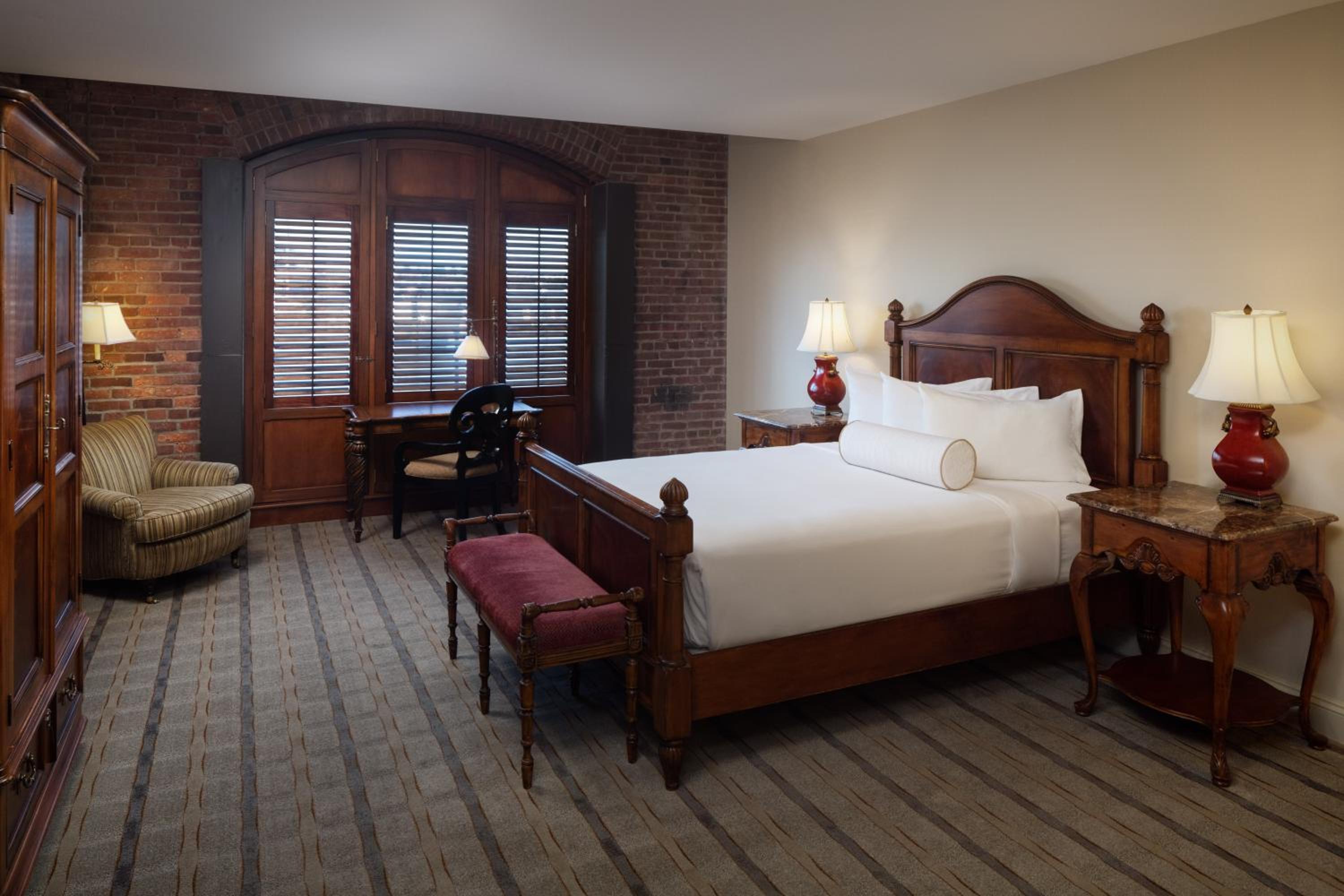 1 Queen Bed, Accessible - Photo 5