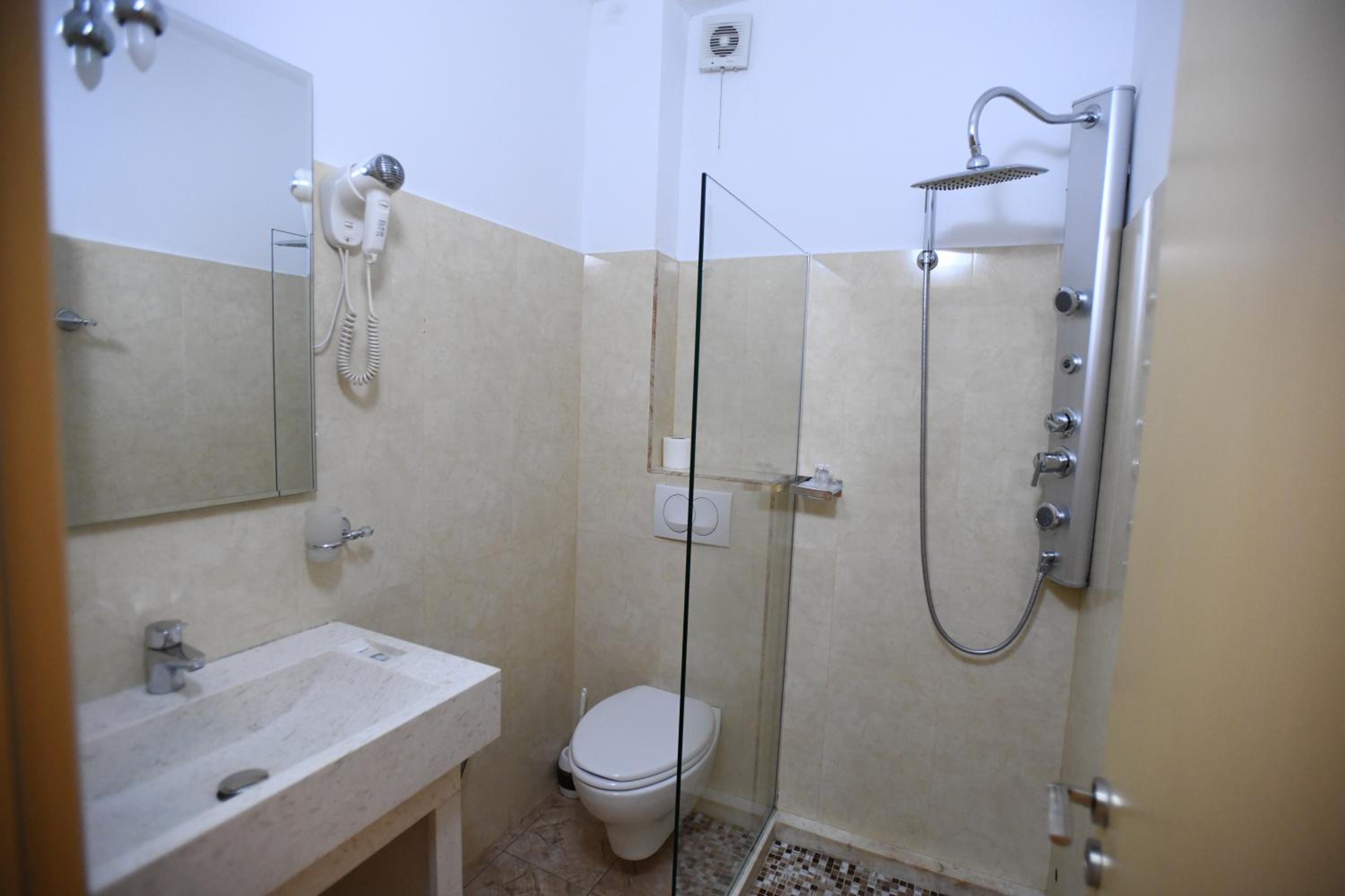 Single Room photo 3