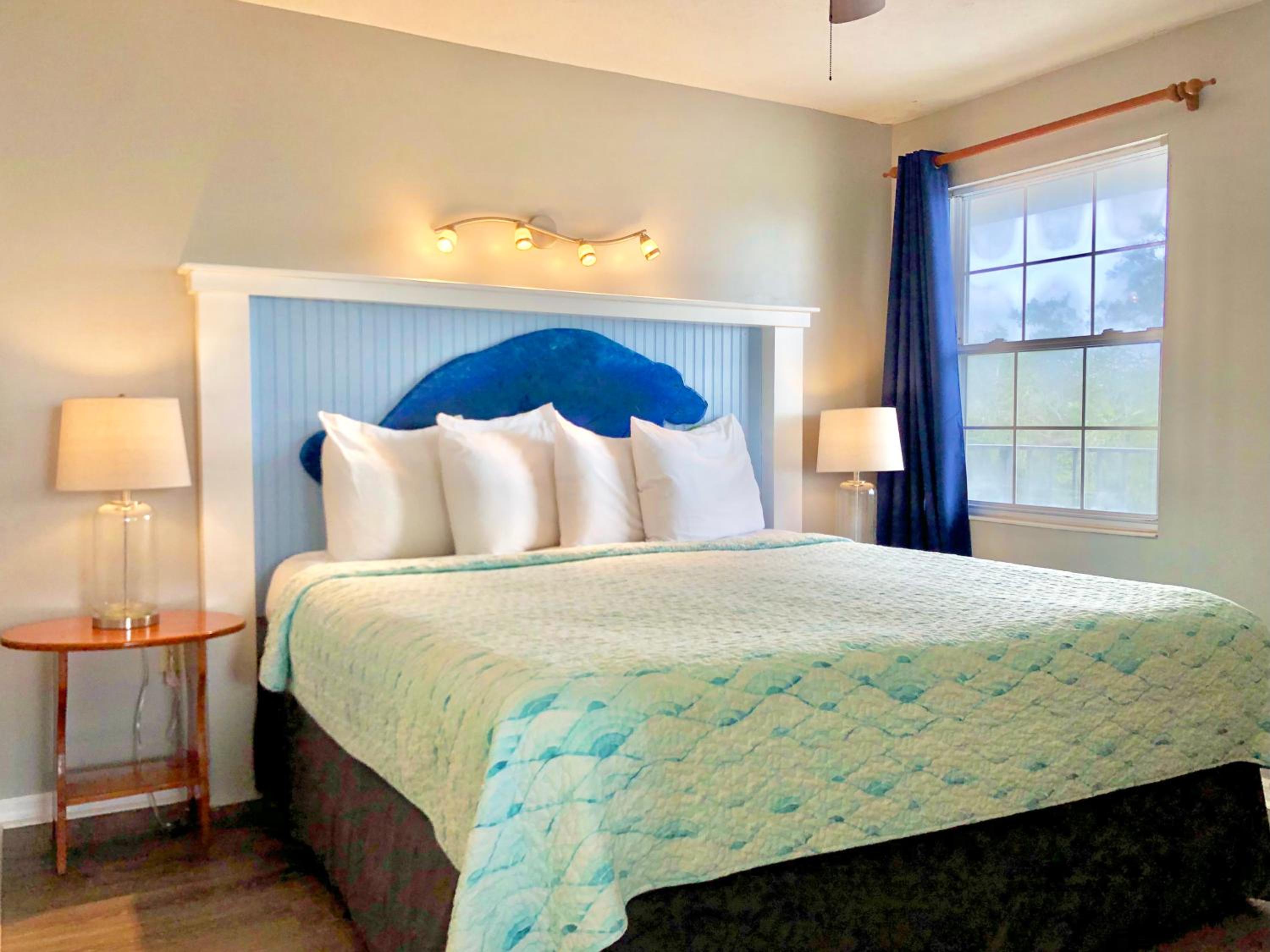 Deluxe King Suite