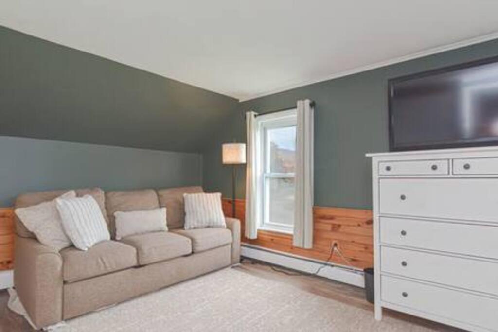 Three-Bedroom House photo 1