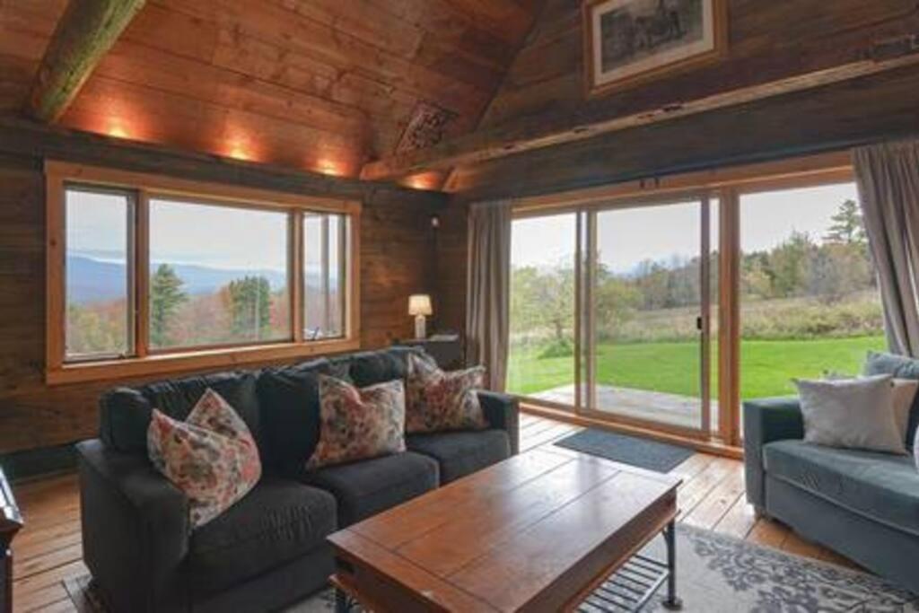 Three-Bedroom House photo 2
