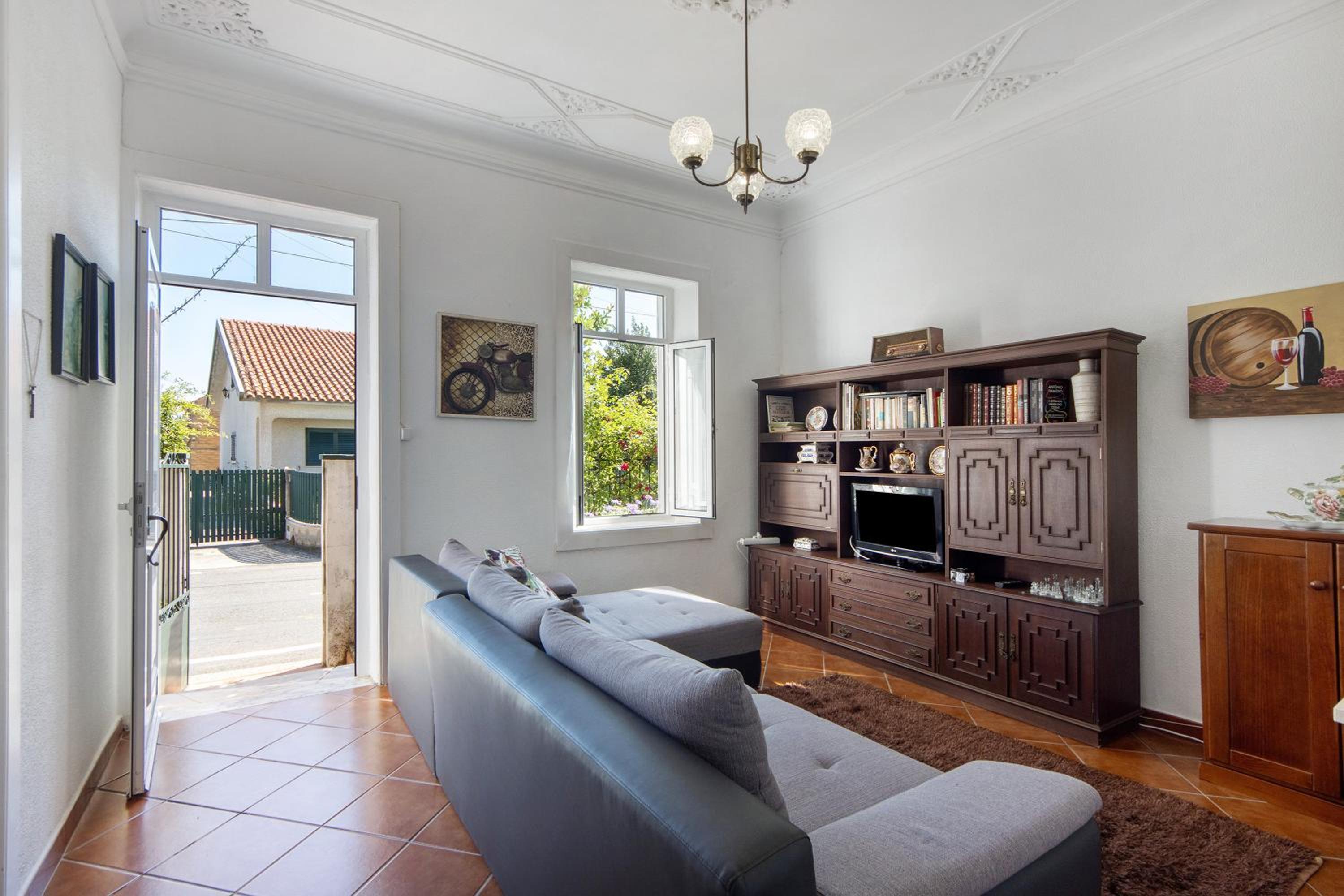 Three-Bedroom House photo 3