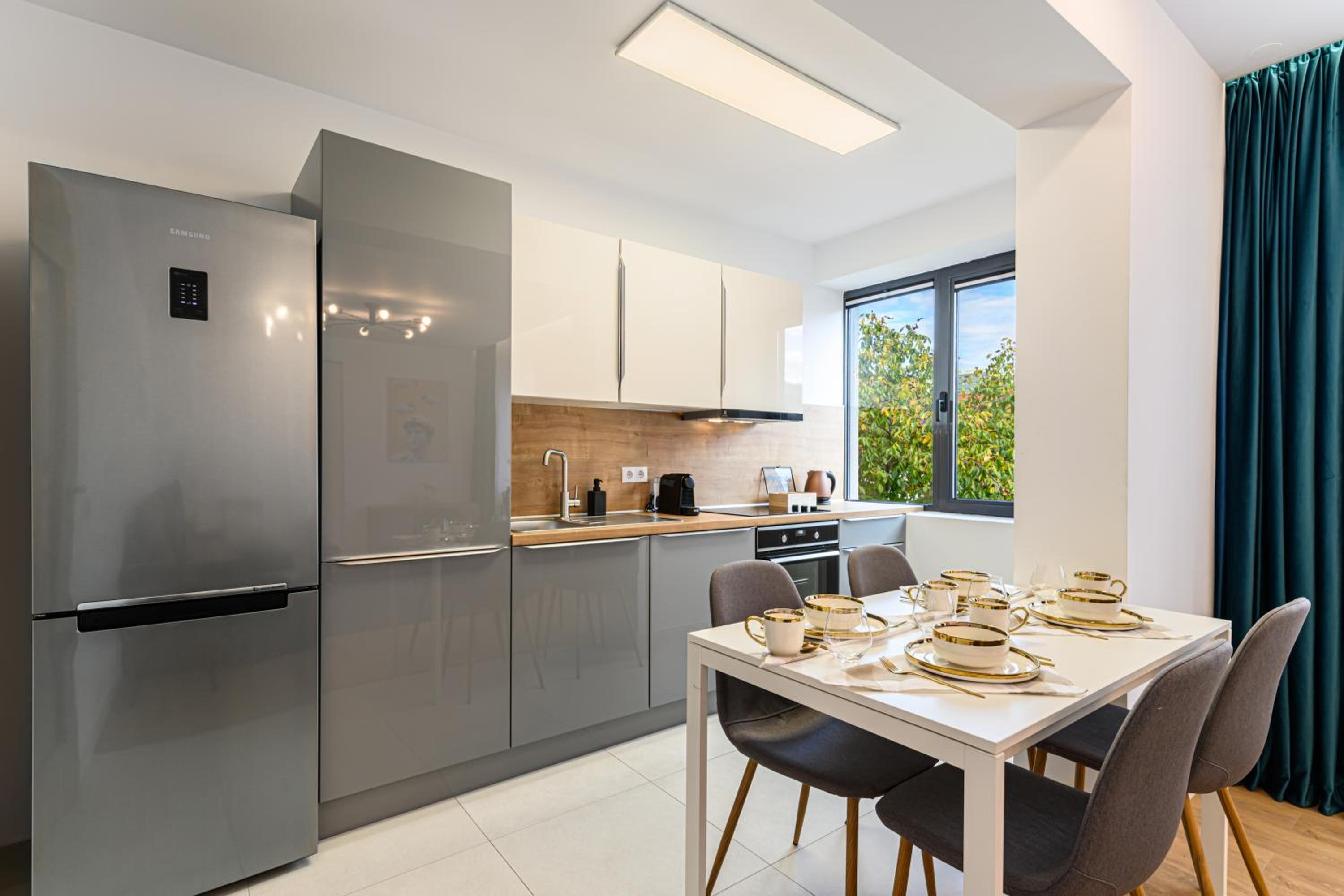Three-Bedroom Apartment - Photo 9