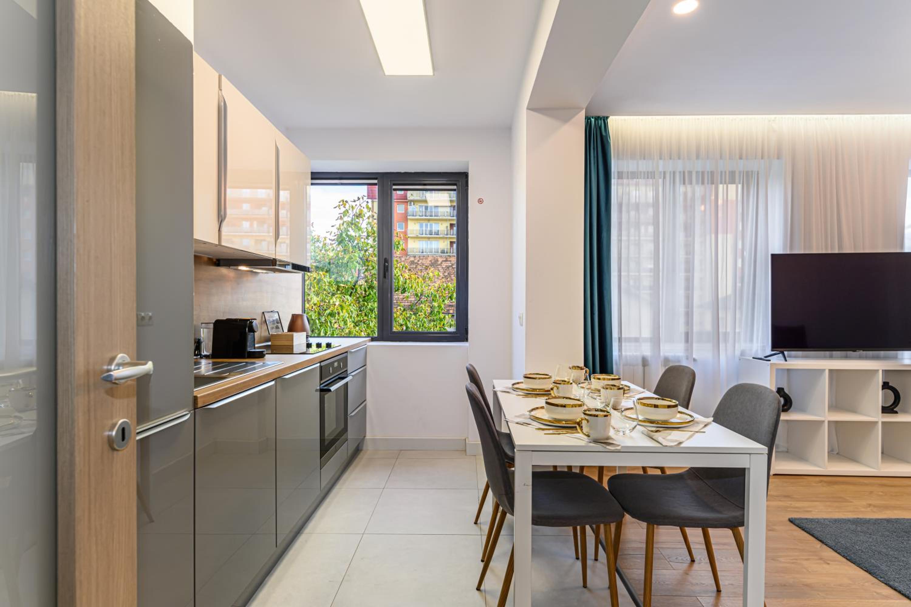 Three-Bedroom Apartment - Photo 8