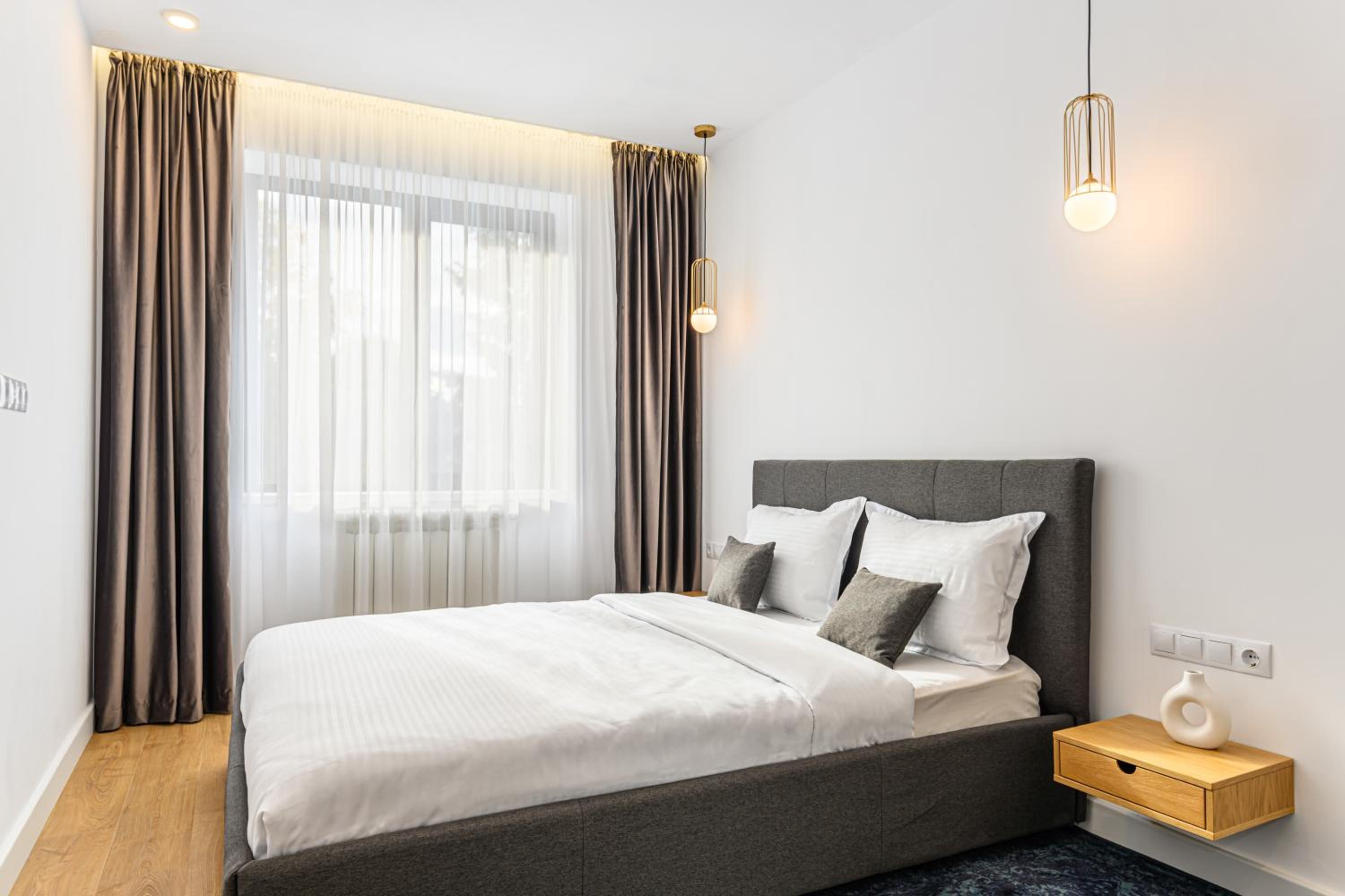 Three-Bedroom Apartment - Photo 4