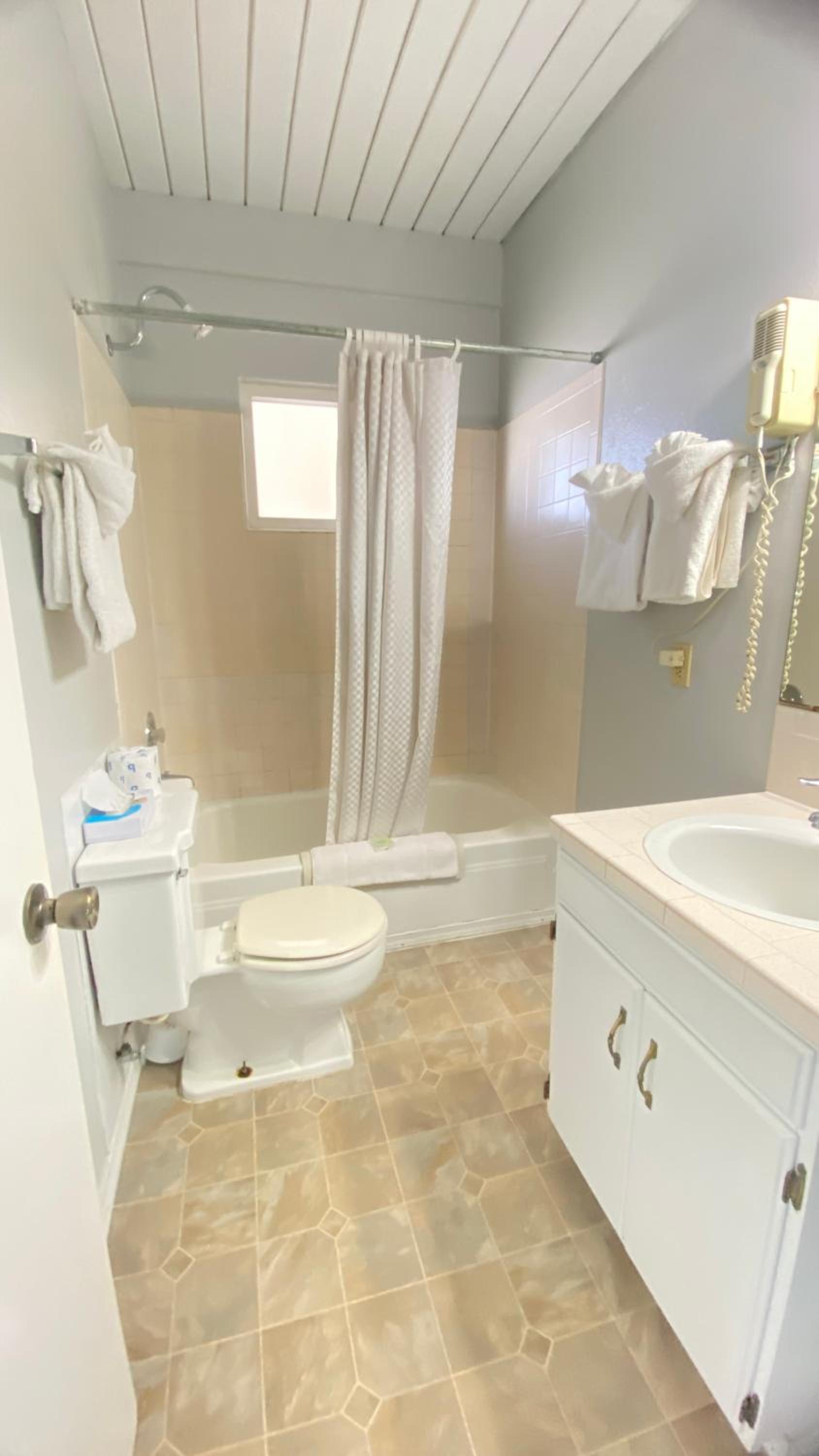 One-Bedroom Suite with Two Queen Beds - Photo 5