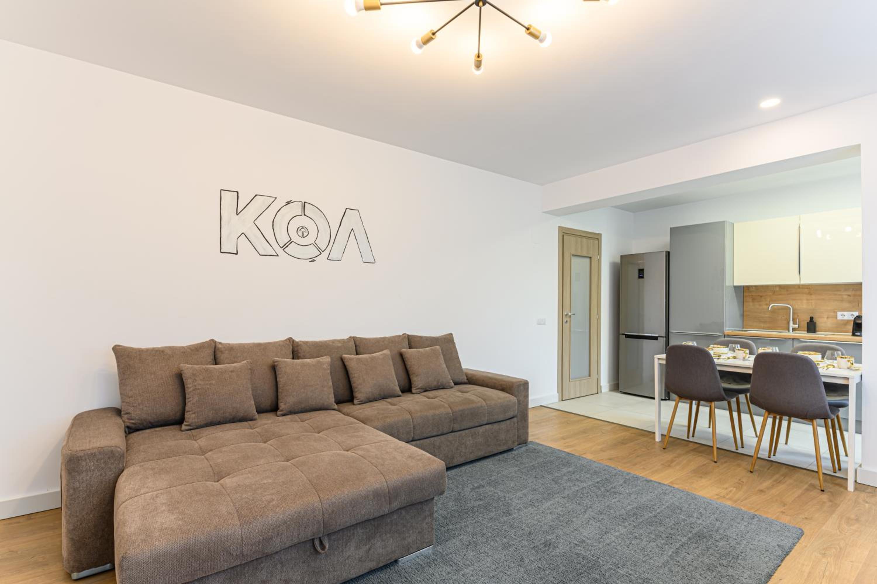 Three-Bedroom Apartment - Photo 15