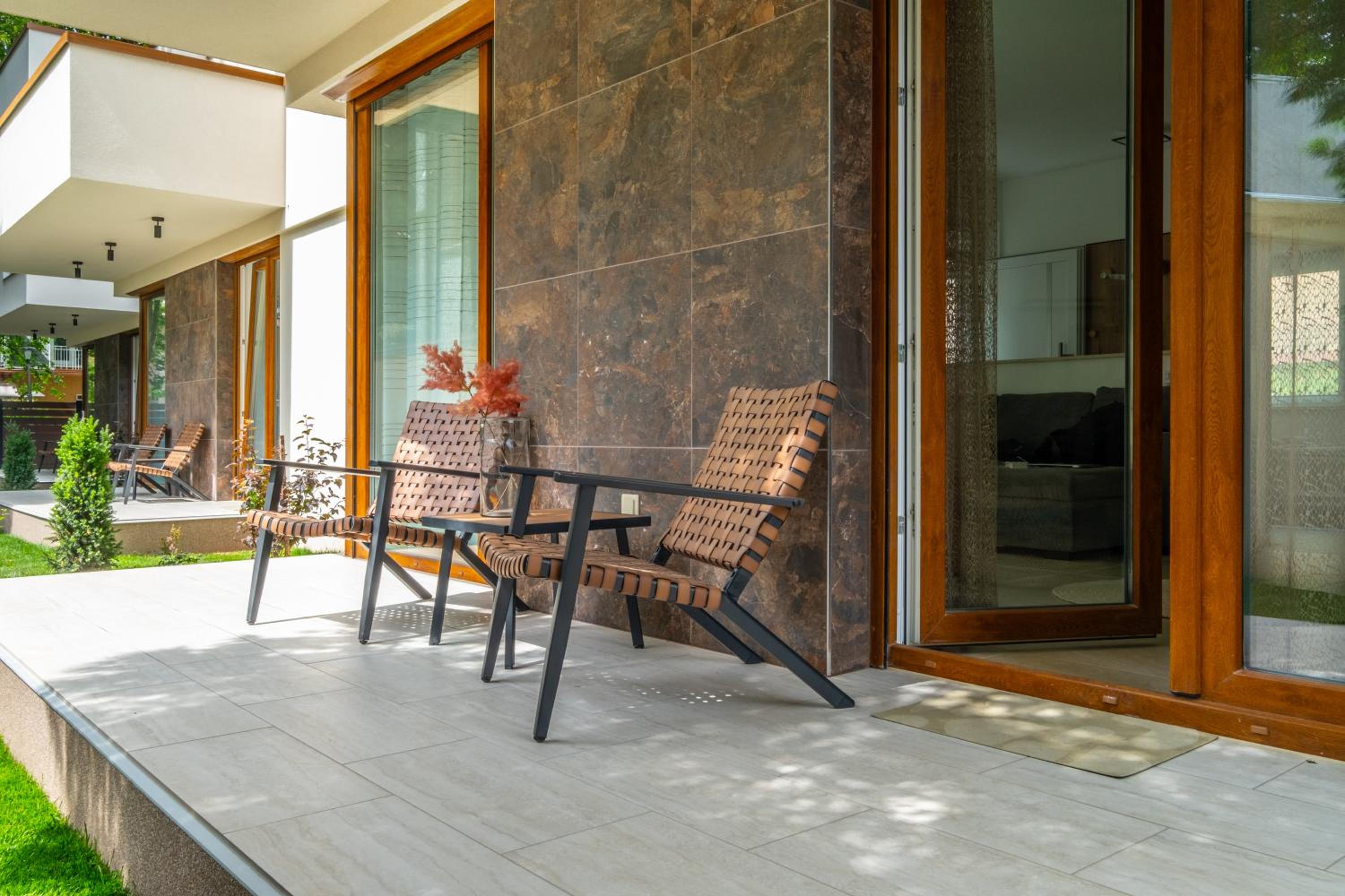 Apartment - Ground Floor photo 2
