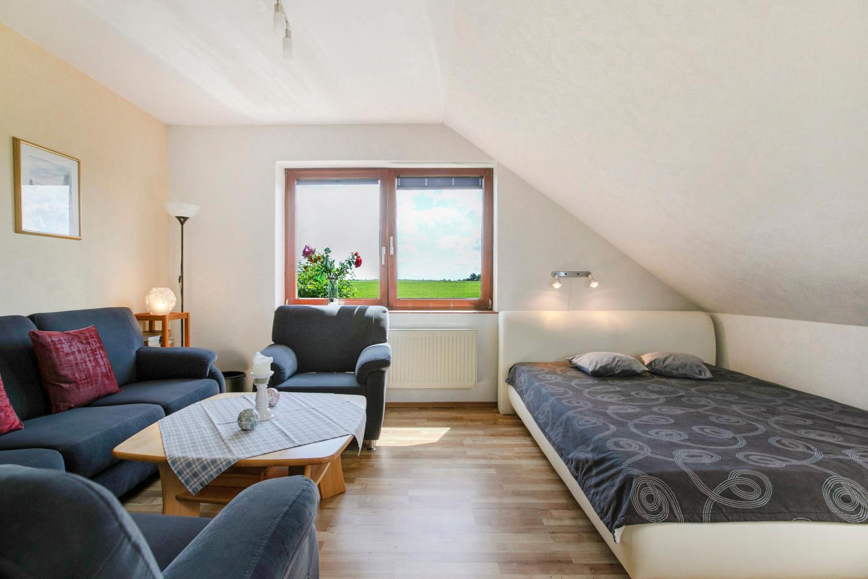 One-Bedroom Apartment with Garden View