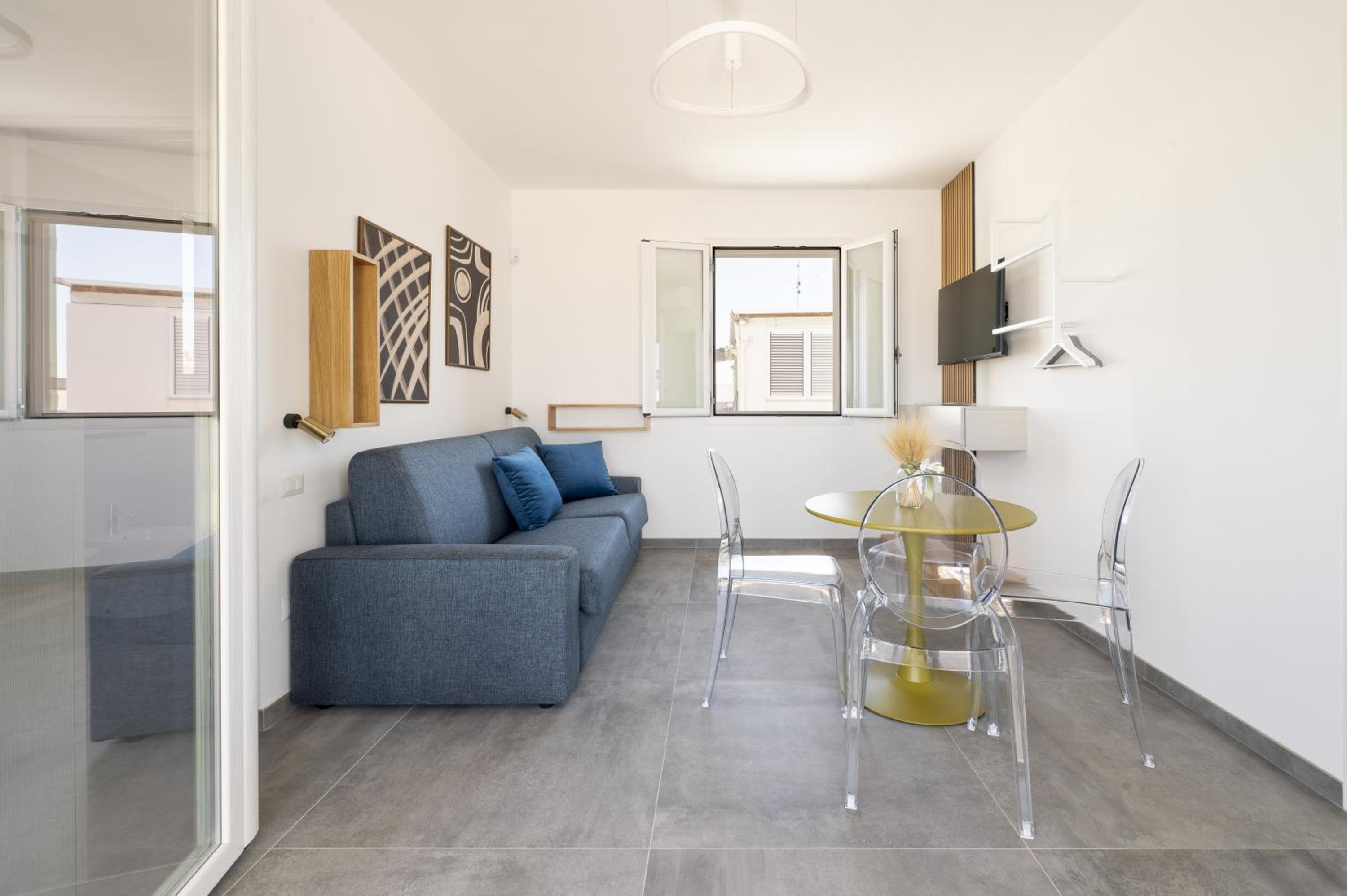 Superior One-Bedroom Apartment with Balcony