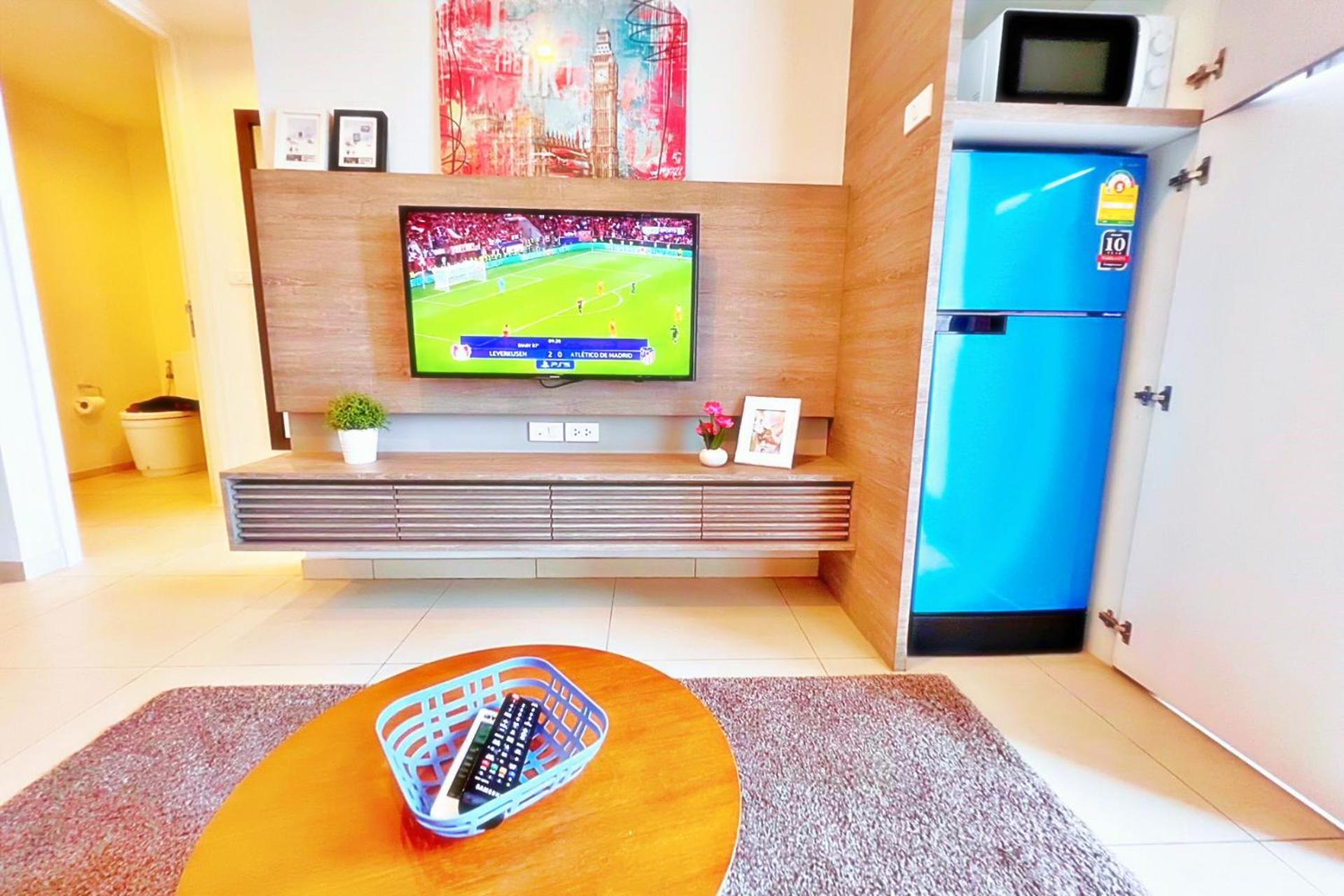 One-Bedroom Apartment with Sea View and Balcony photo 3