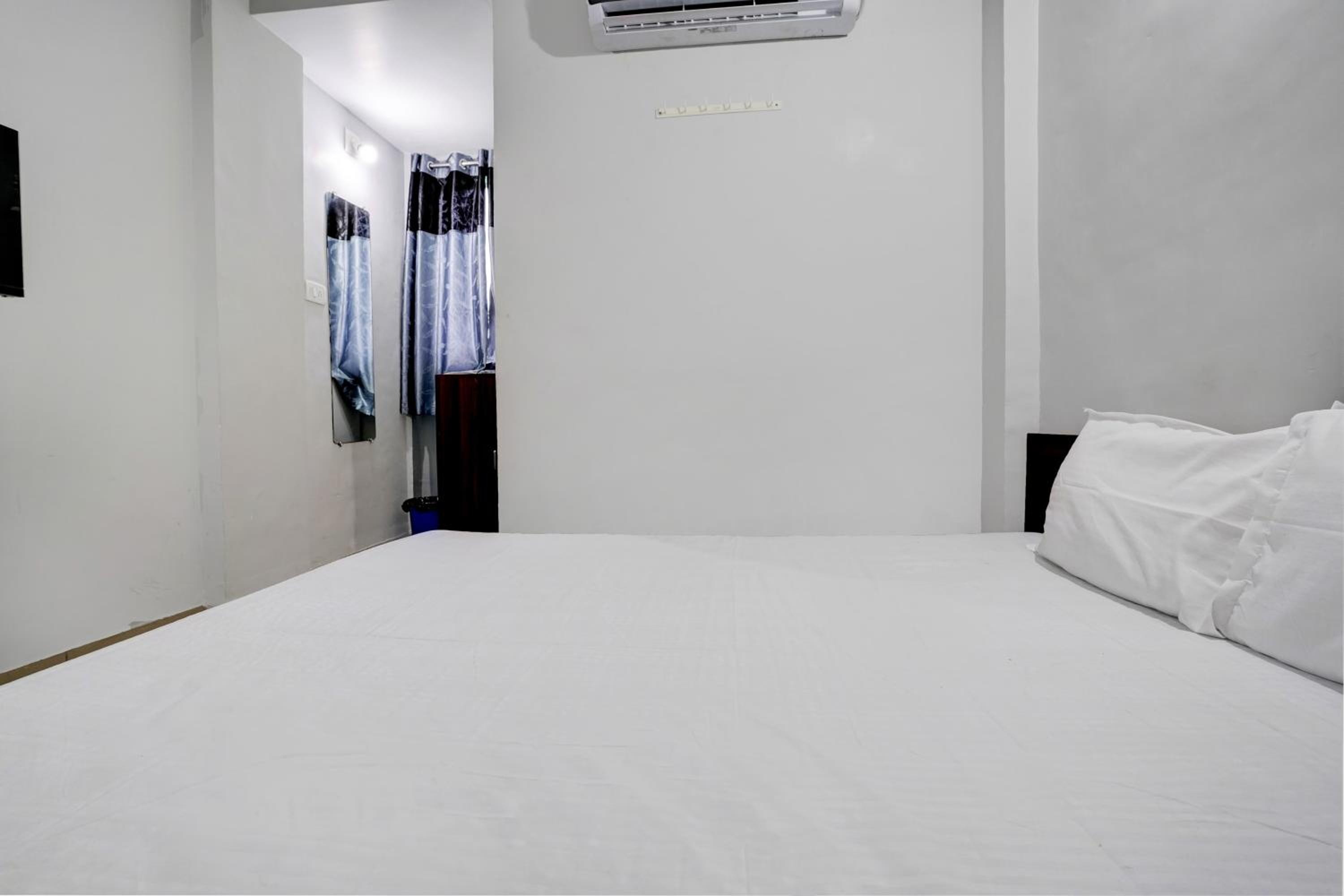 Classic Triple Room photo 2