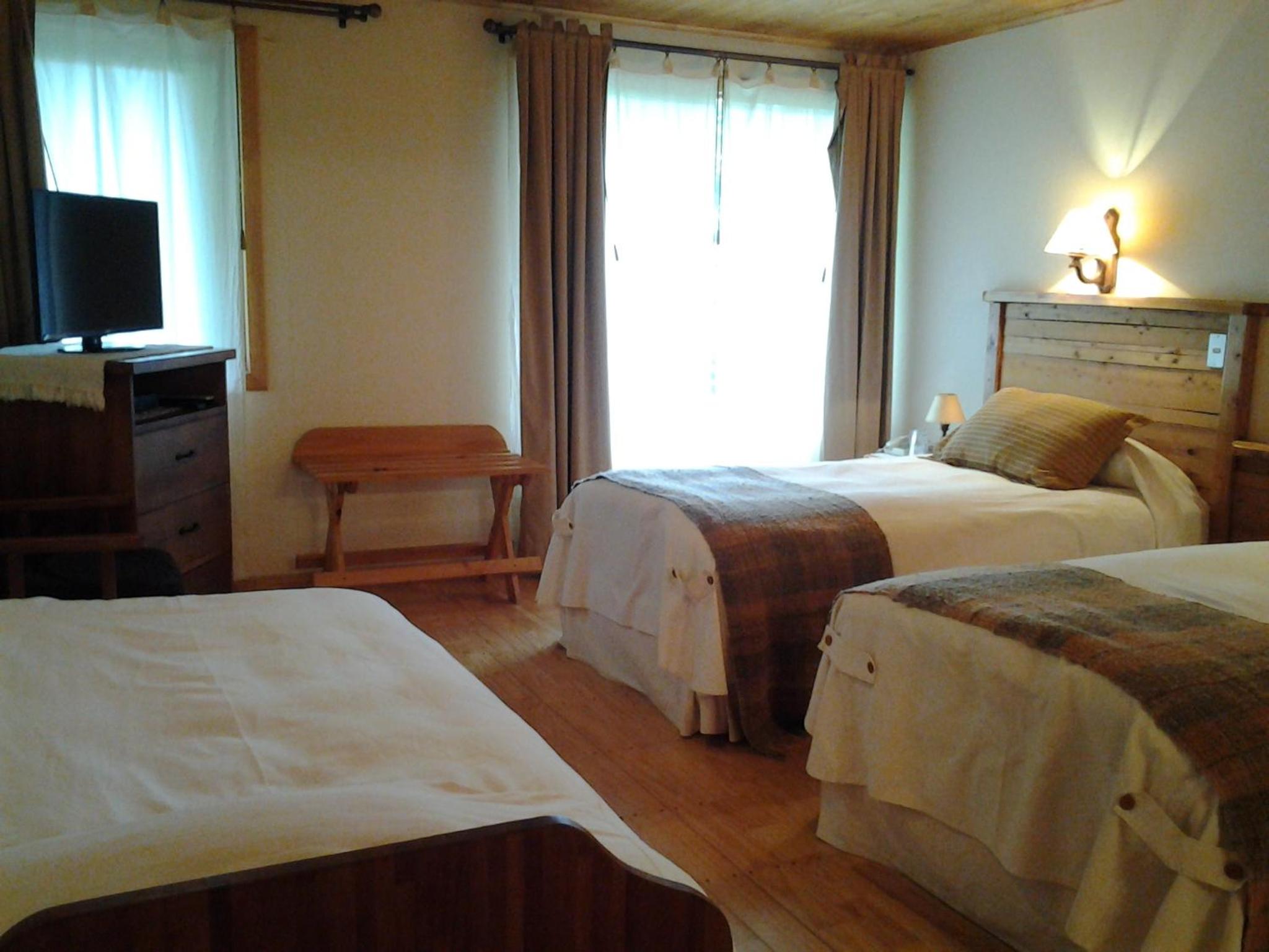 Triple Room (3 single Beds)