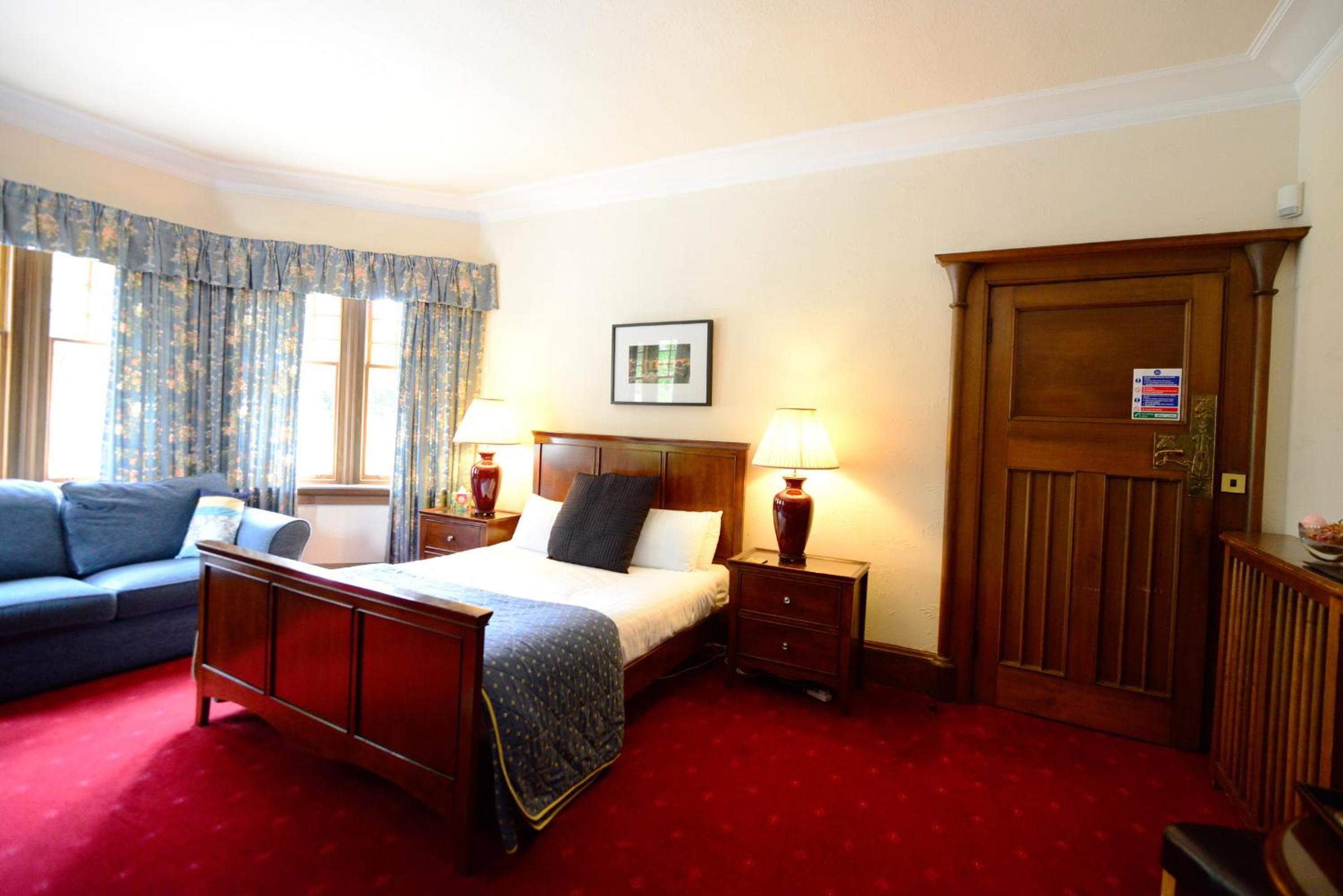 Double Room with Shared Bathroom photo 3