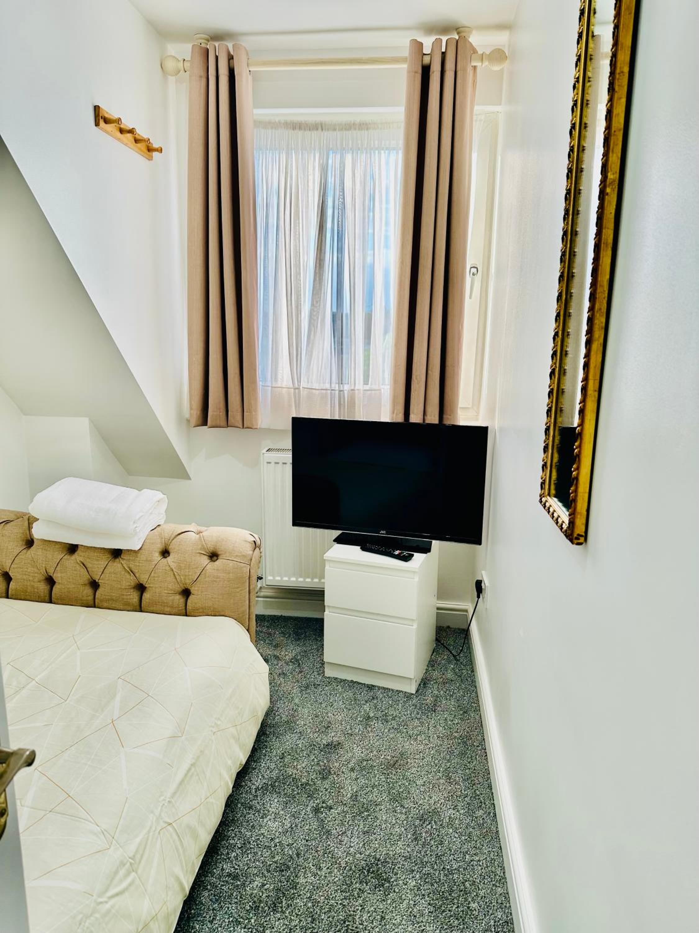 Single Room photo 2