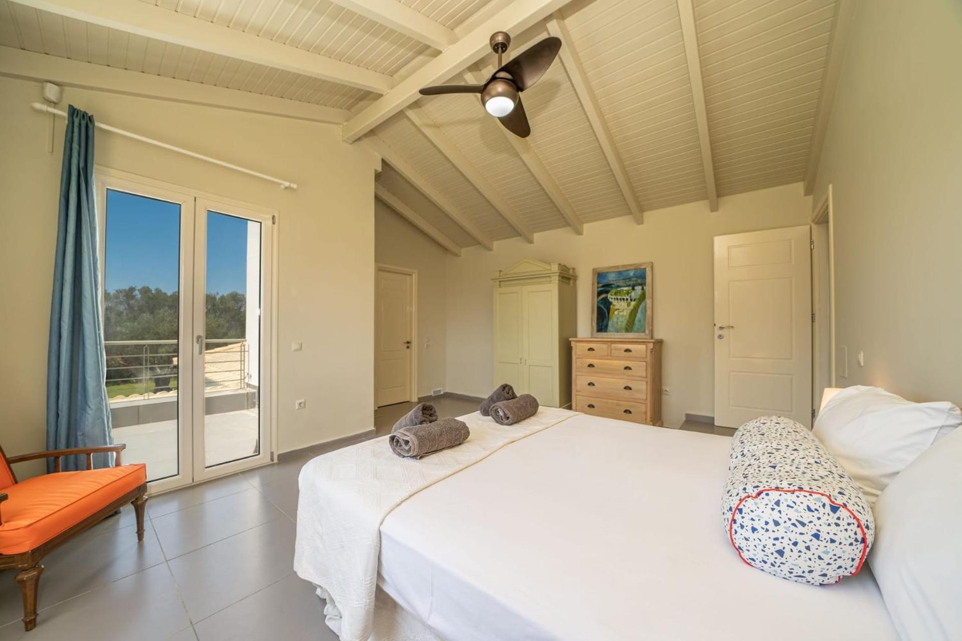 Four Bedroom Villa With Pool photo 3