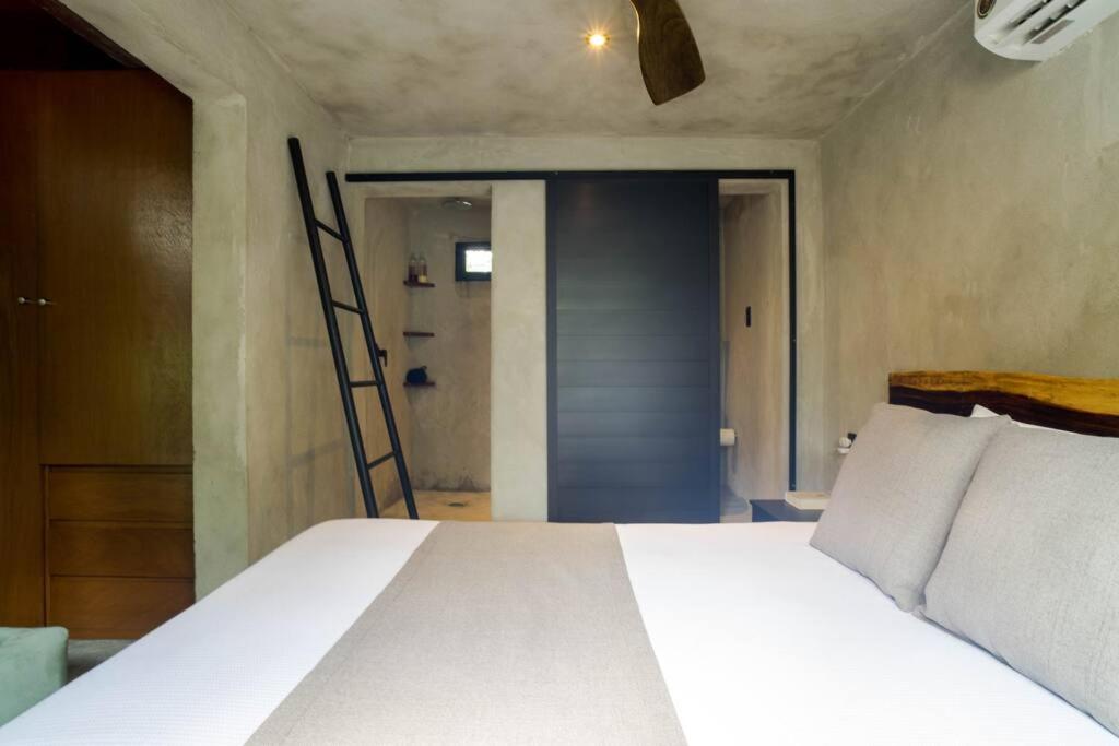 Villa photo 1