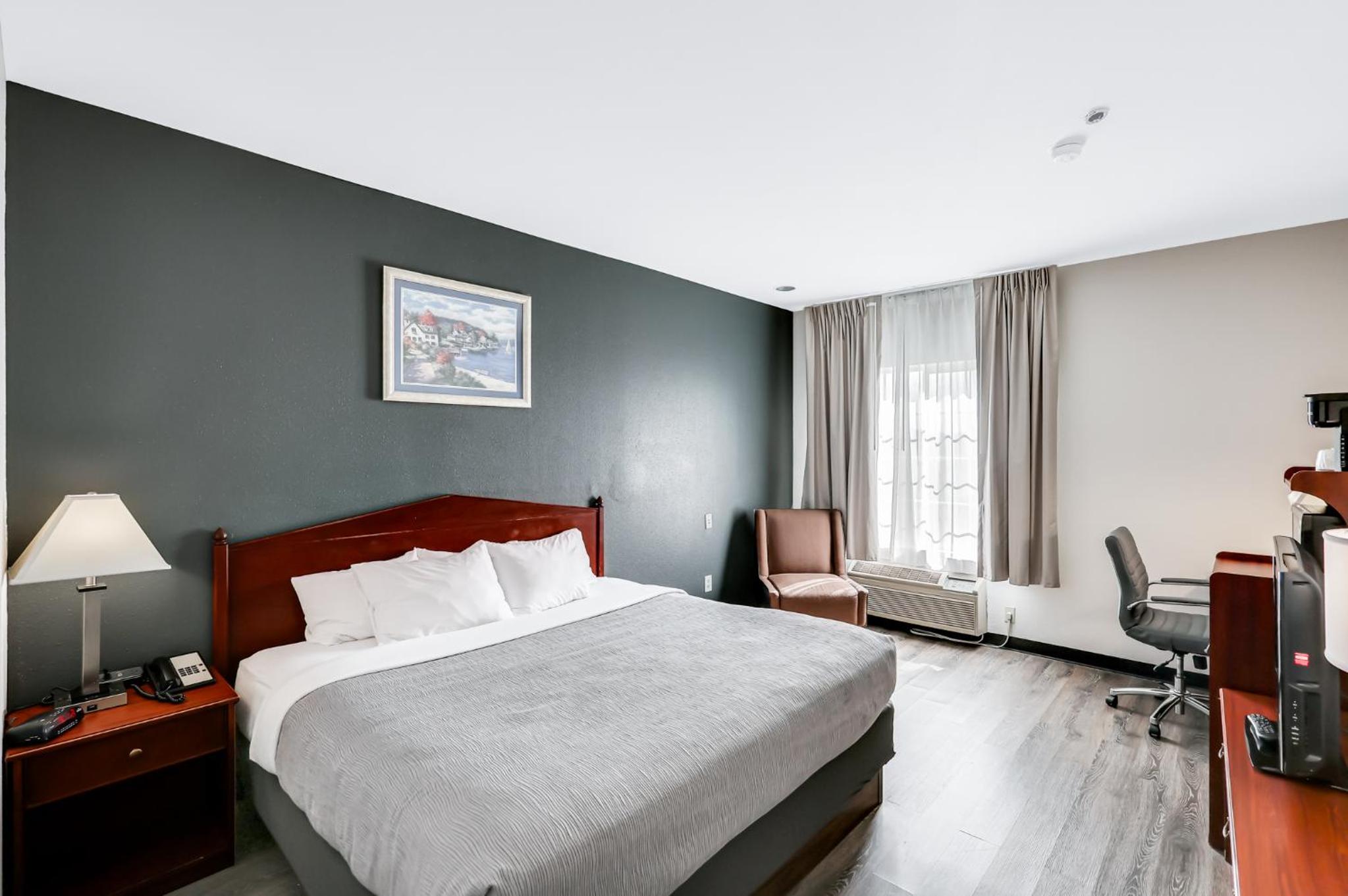 Standard King Room - Photo 1