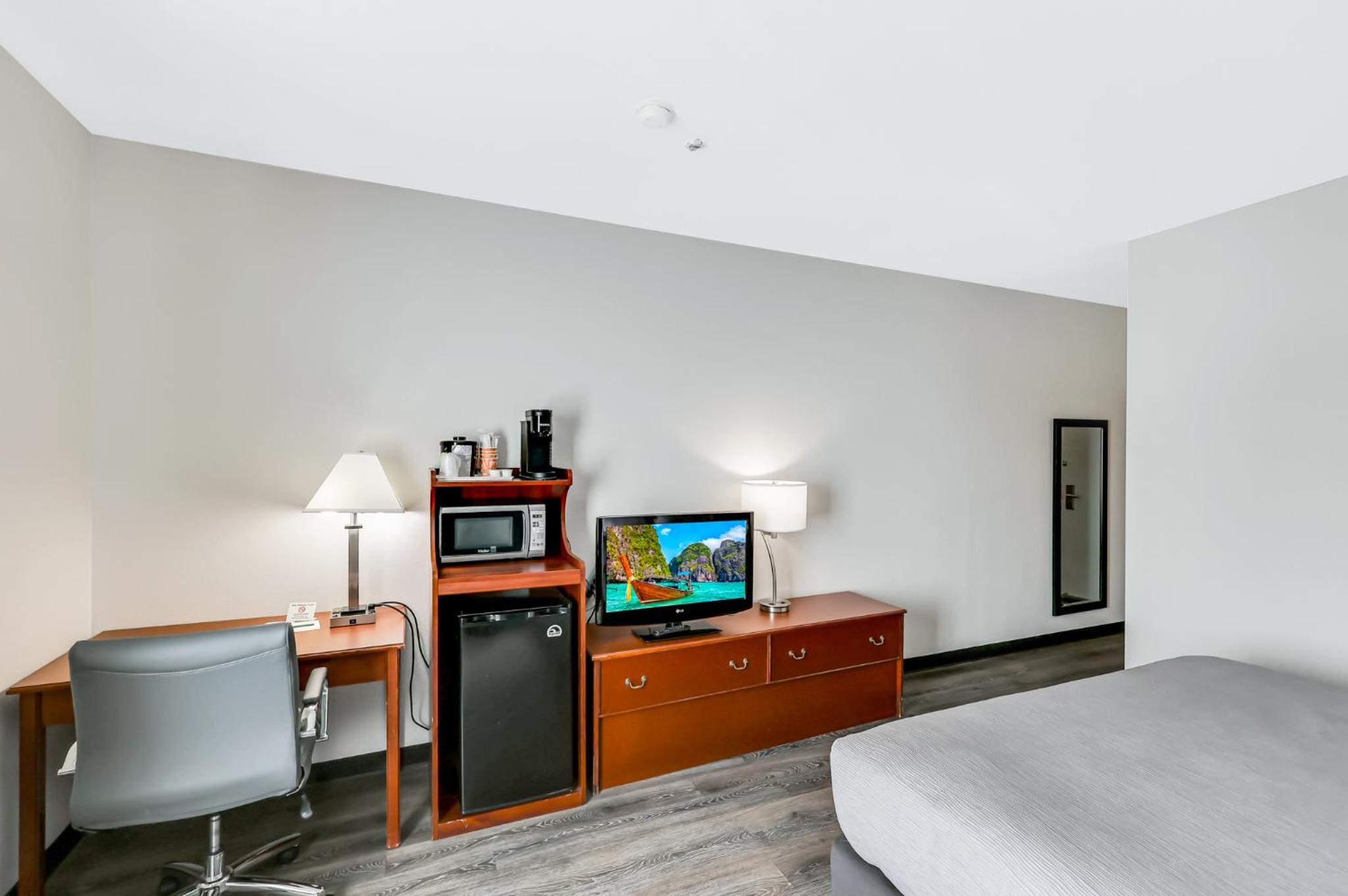 Standard King Room - Photo 2