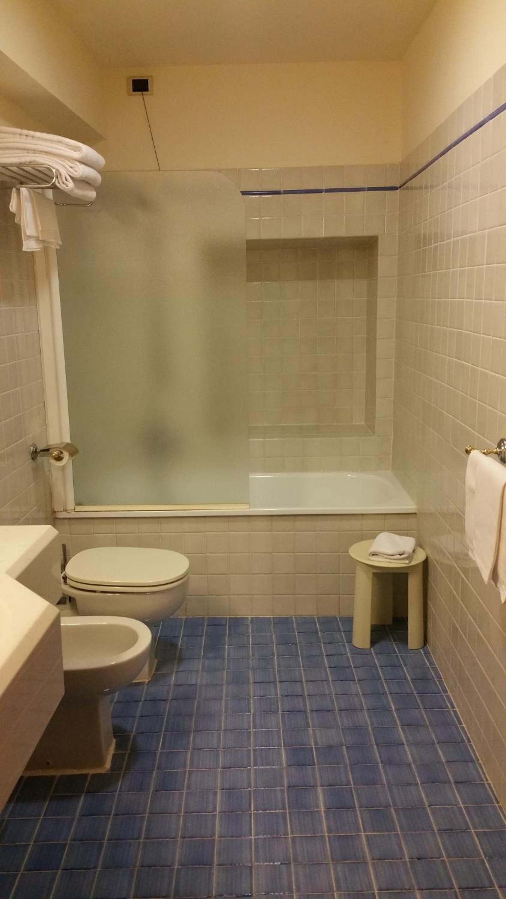 Double or Twin Room - Photo 2