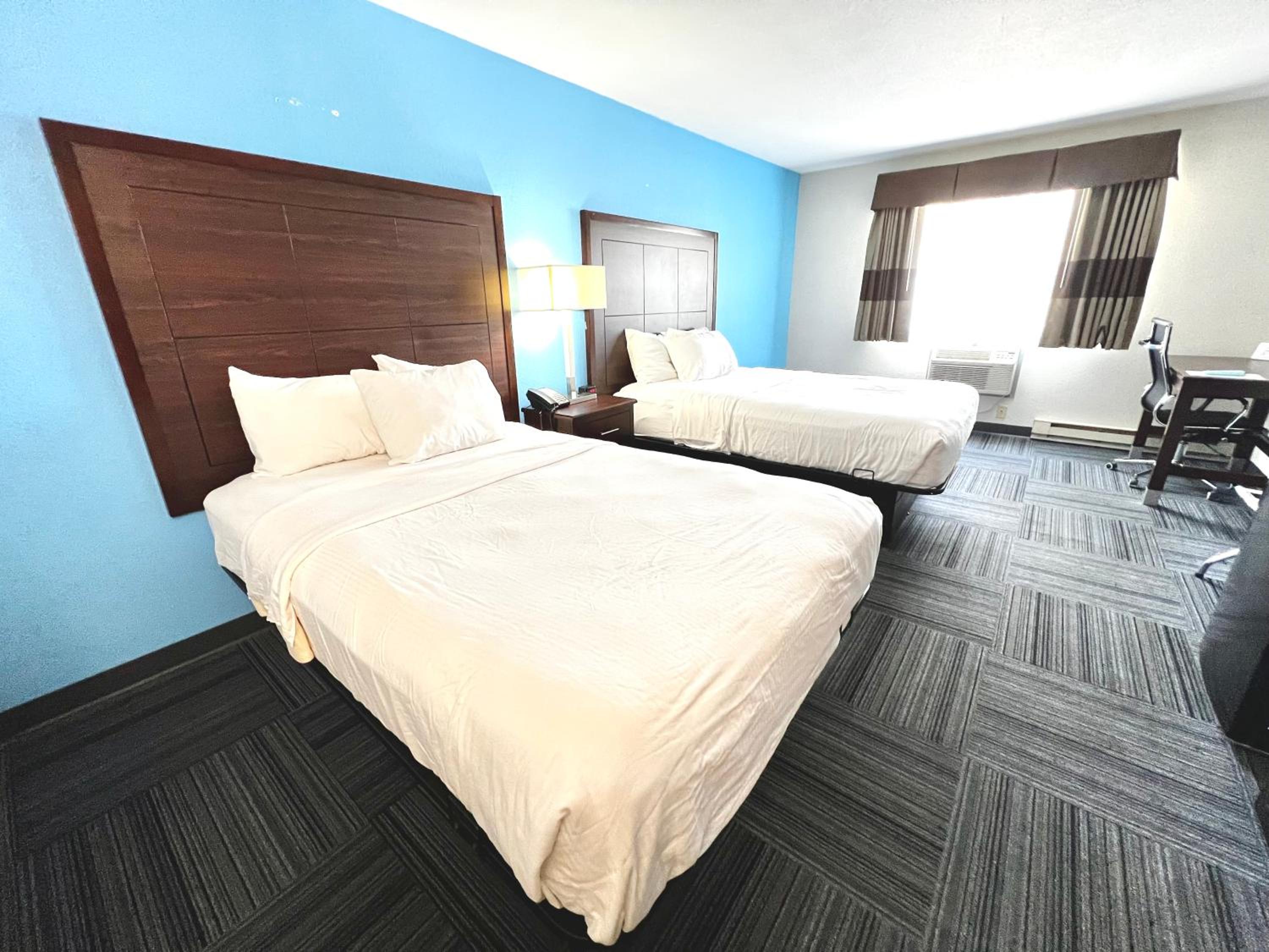 Deluxe Double Room with Two Double Beds - Non-Smoking - Photo 2