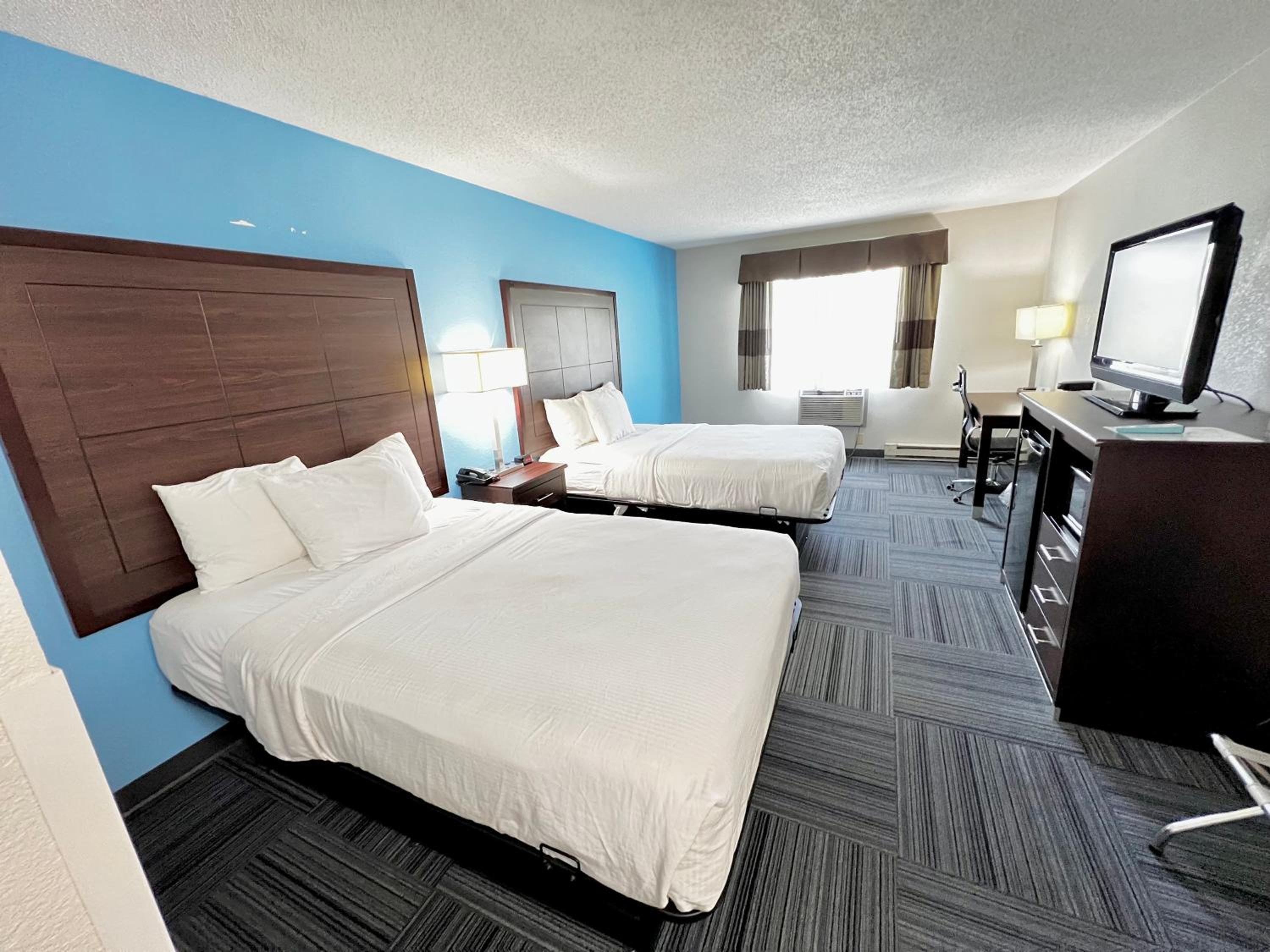 Deluxe Double Room with Two Double Beds - Non-Smoking - Photo 8