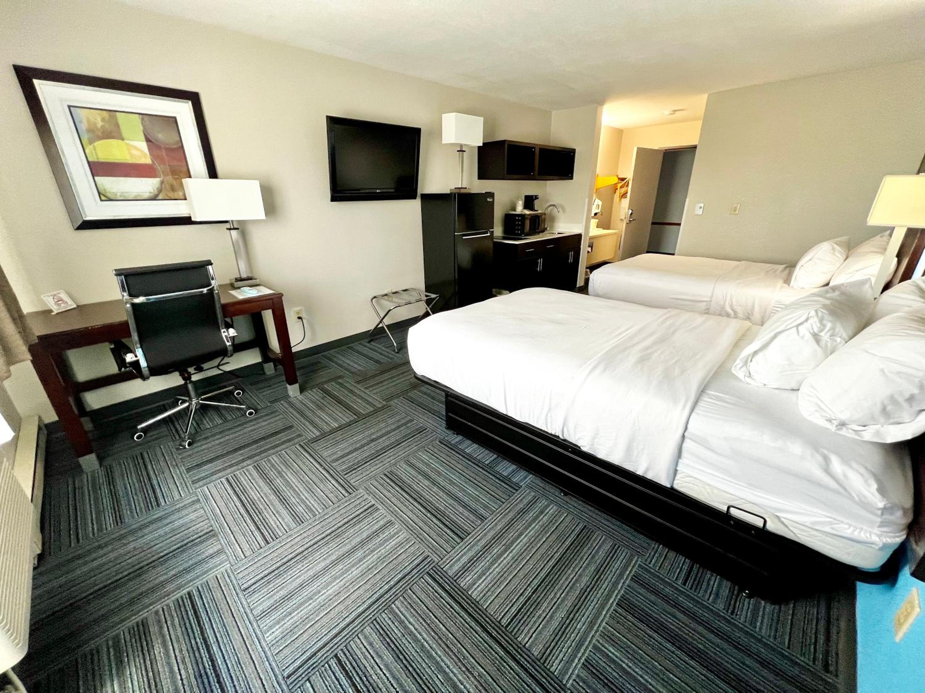 Deluxe Double Room with Two Double Beds - Non-Smoking - Photo 7