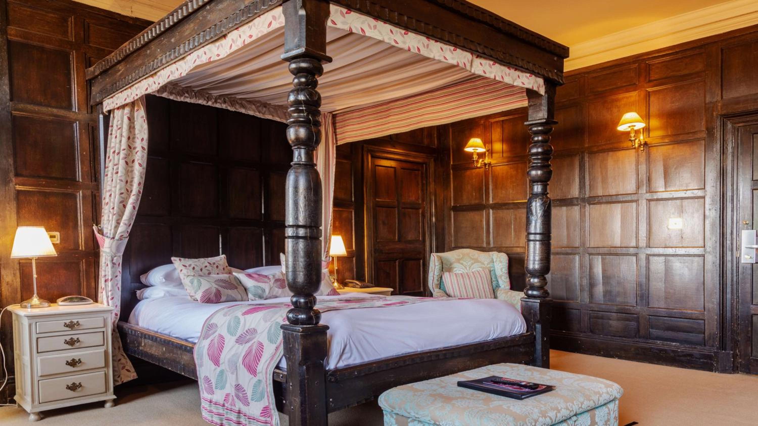 Executive Four Poster Room - Photo 3