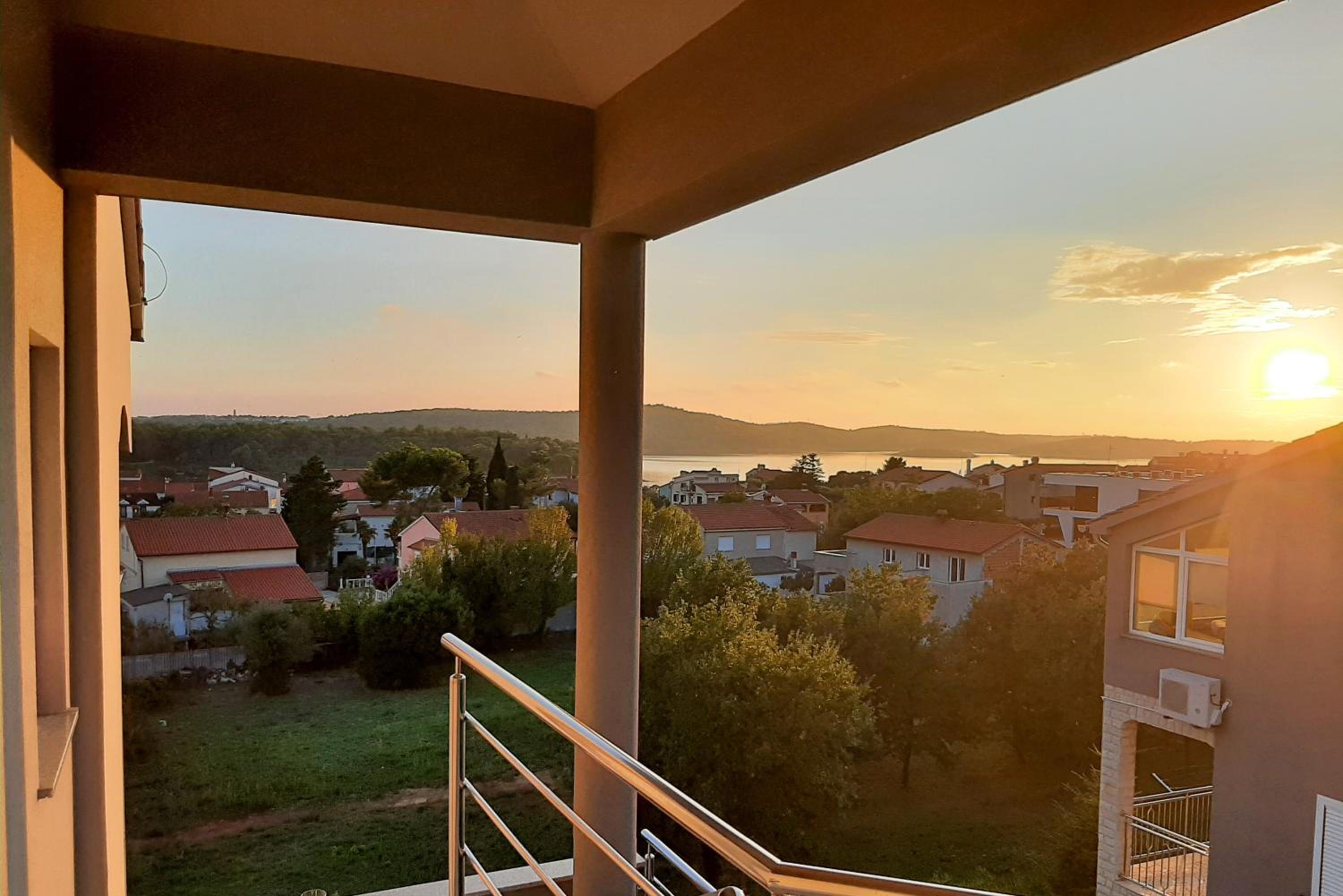 One-Bedroom Apartment with Balcony photo 2