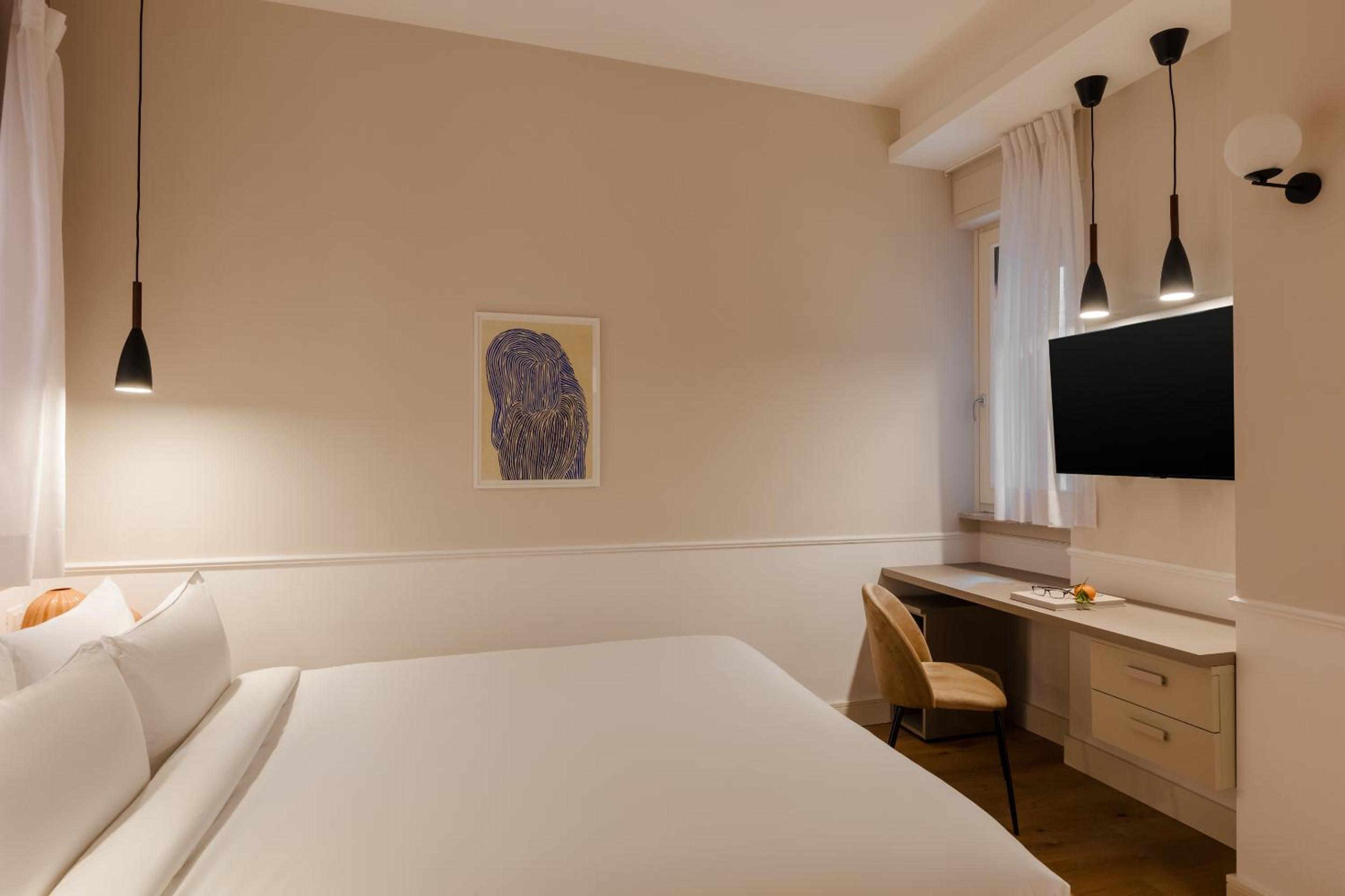 Superior One-Bedroom Apartment photo 2
